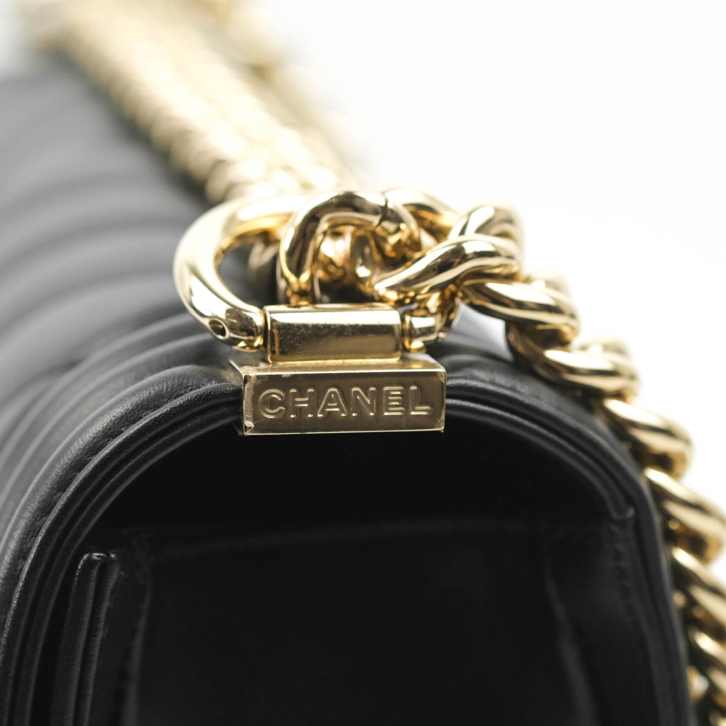 Chanel Medium Boy Chevron Black Calfskin Gold Hardware 19P