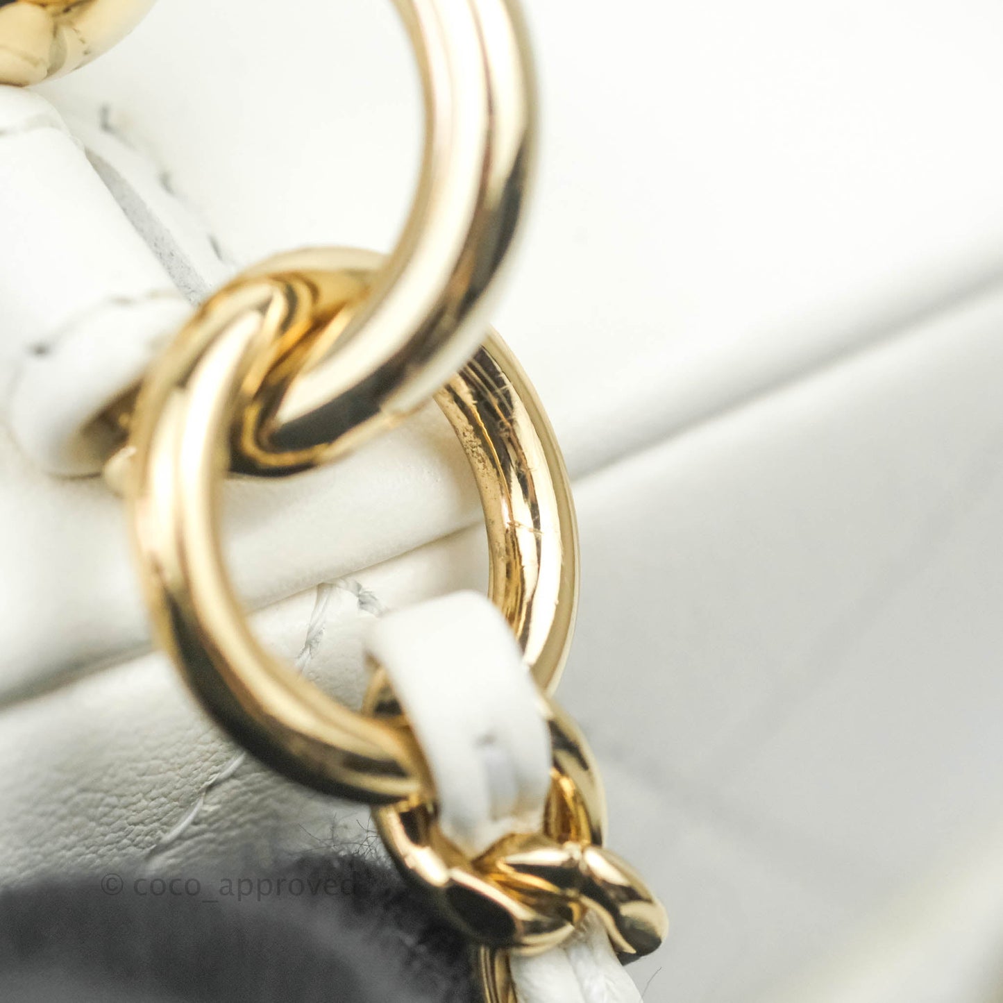 Chanel Circular Handle Zip Around Vanity Case White Calfskin Gold Hardware 20S
