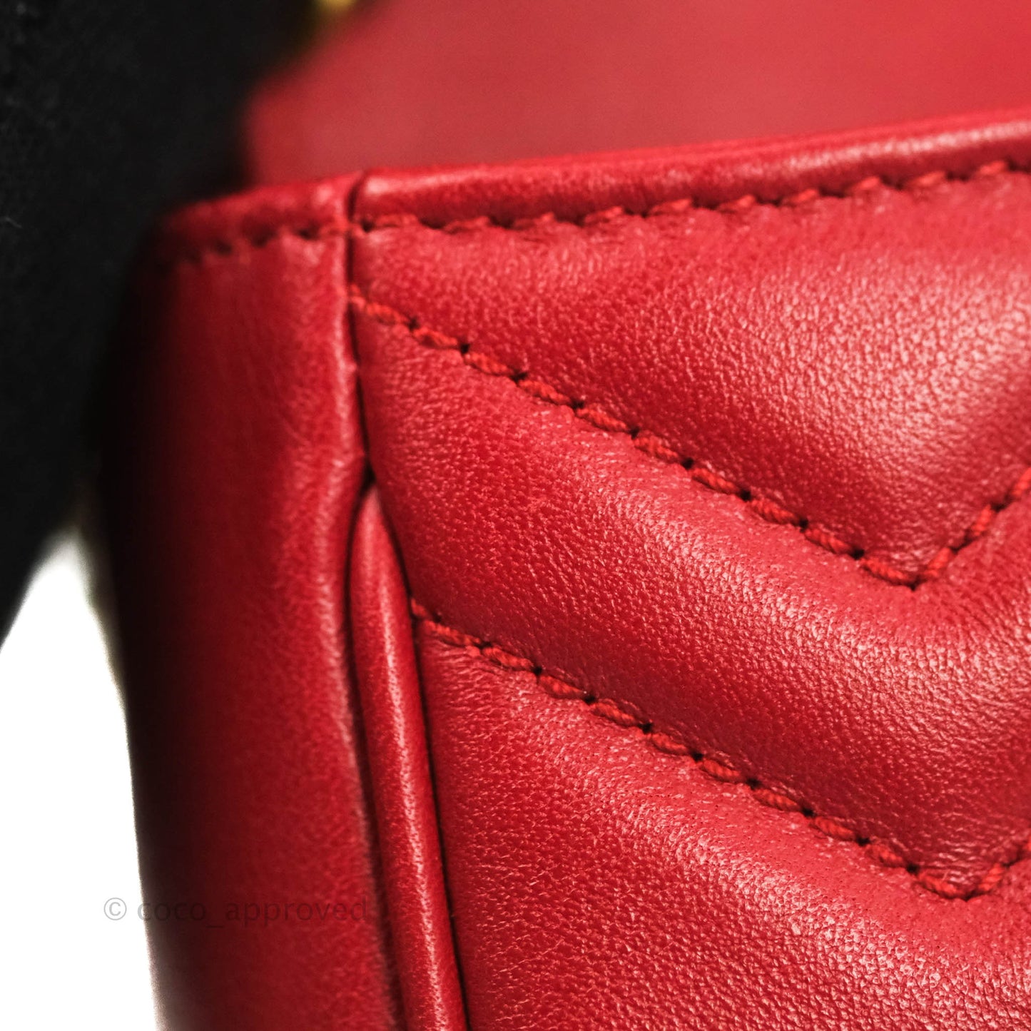Gucci GG Marmont Matelassé Leather Super Mini Bag Red