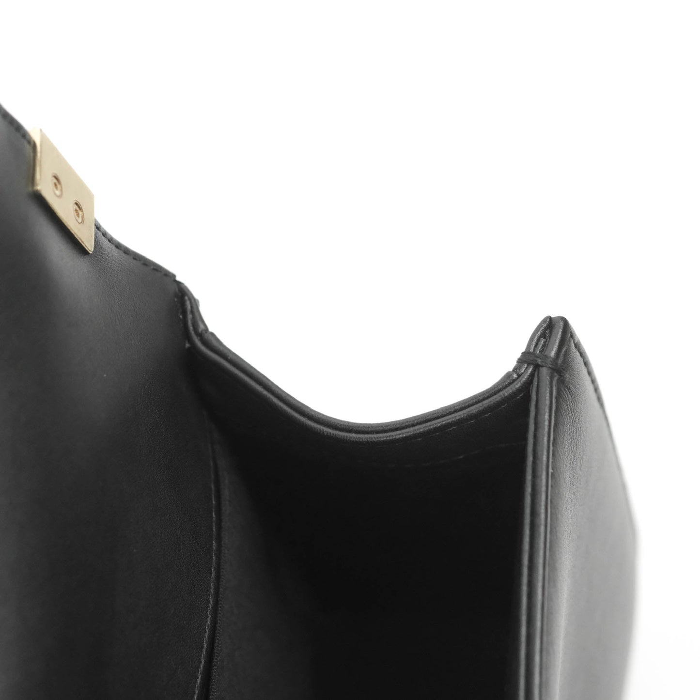 Chanel Medium Boy Chevron Black Calfskin Gold Hardware 19P