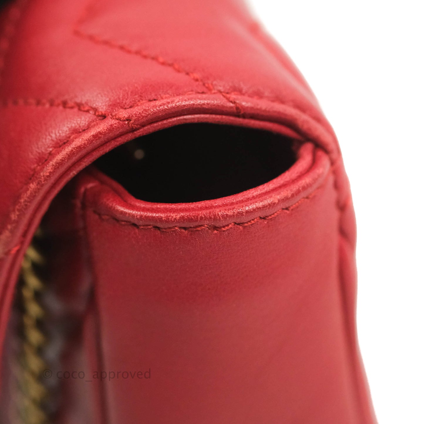 Gucci GG Marmont Matelassé Leather Super Mini Bag Red