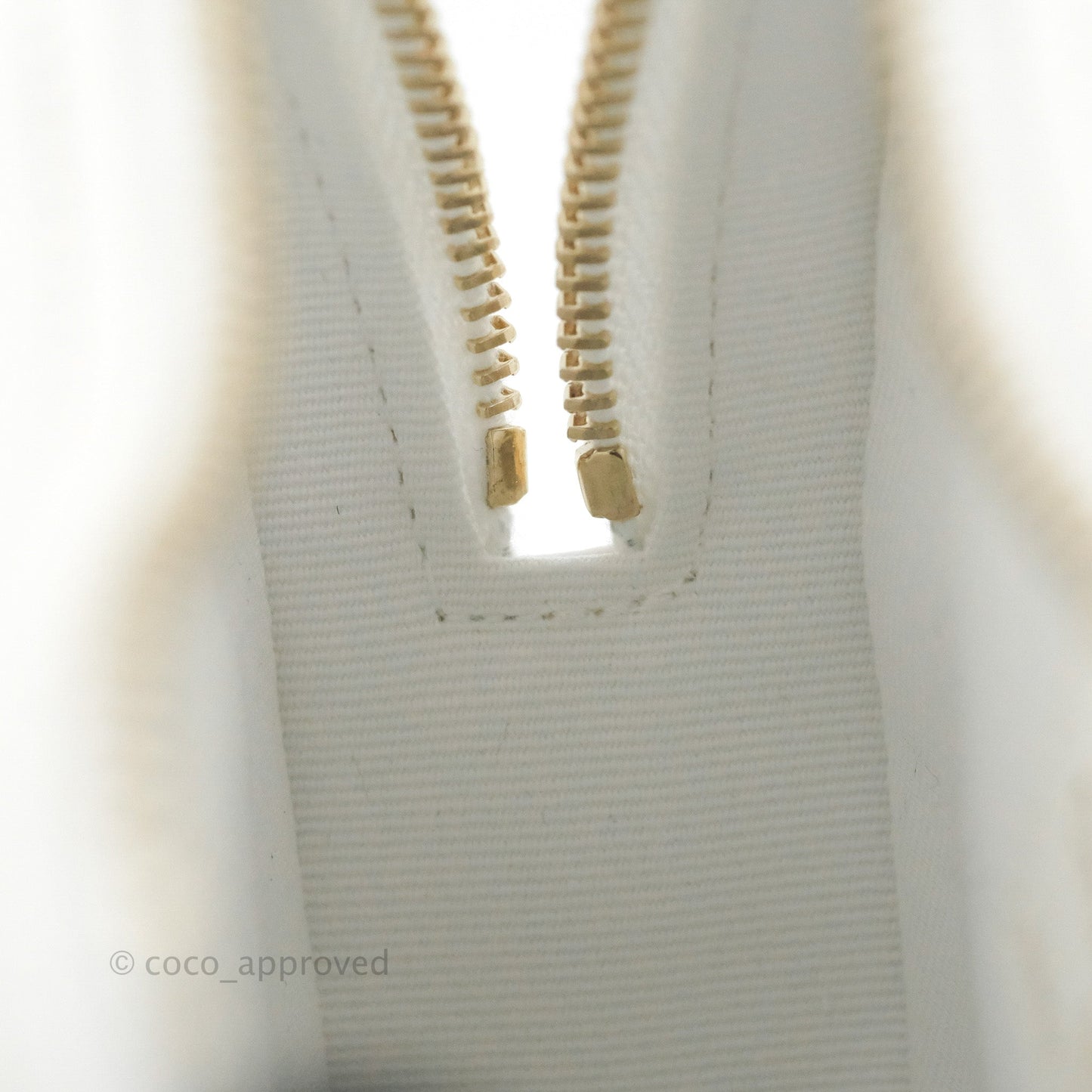 Chanel Small Heart Bag White Lambskin Gold Hardware 22S