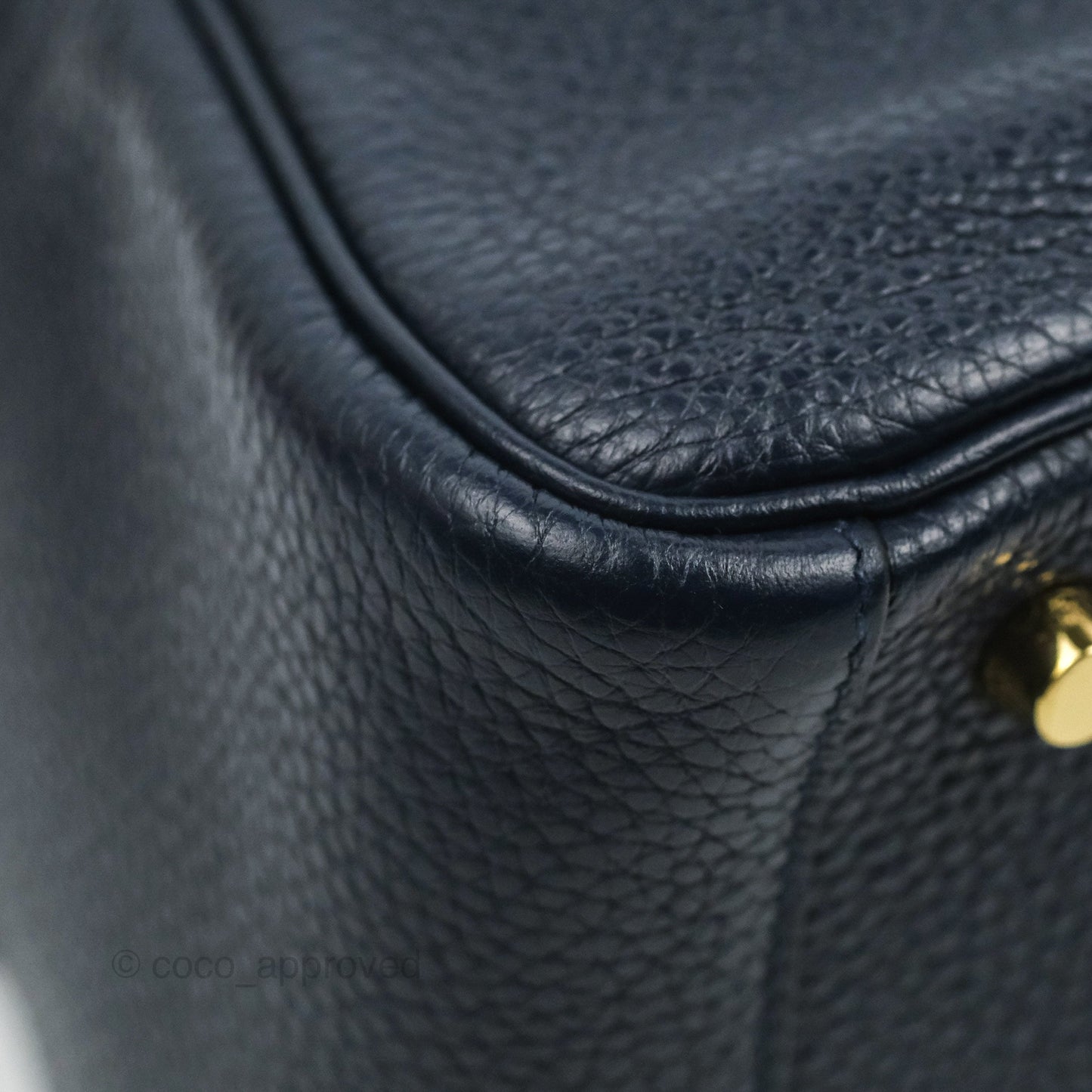 Hermès Lindy 26 Taurillion Clemence Bleu Nuit 2Z Gold Hardware