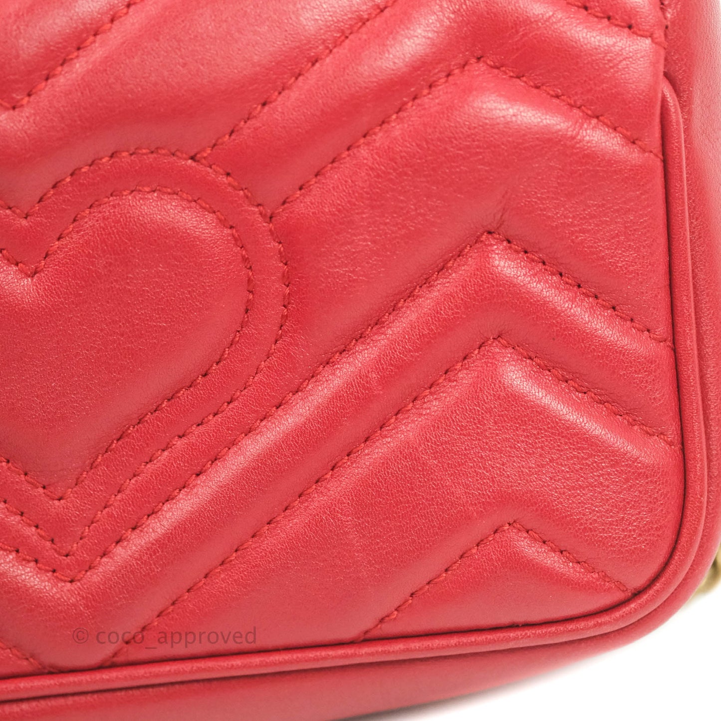 Gucci GG Marmont Matelassé Leather Super Mini Bag Red