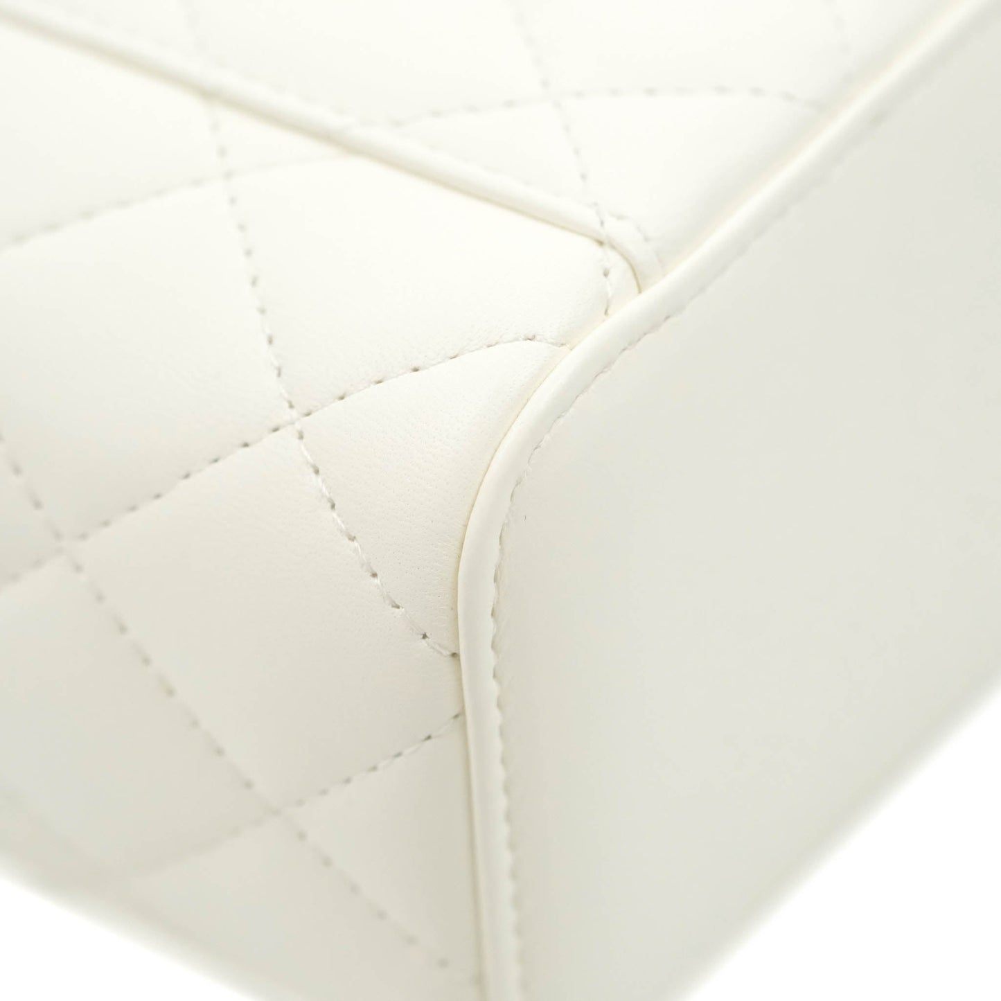 Chanel Mini Pearl Crush Vanity With Chain White Lambskin Aged Gold Hardware