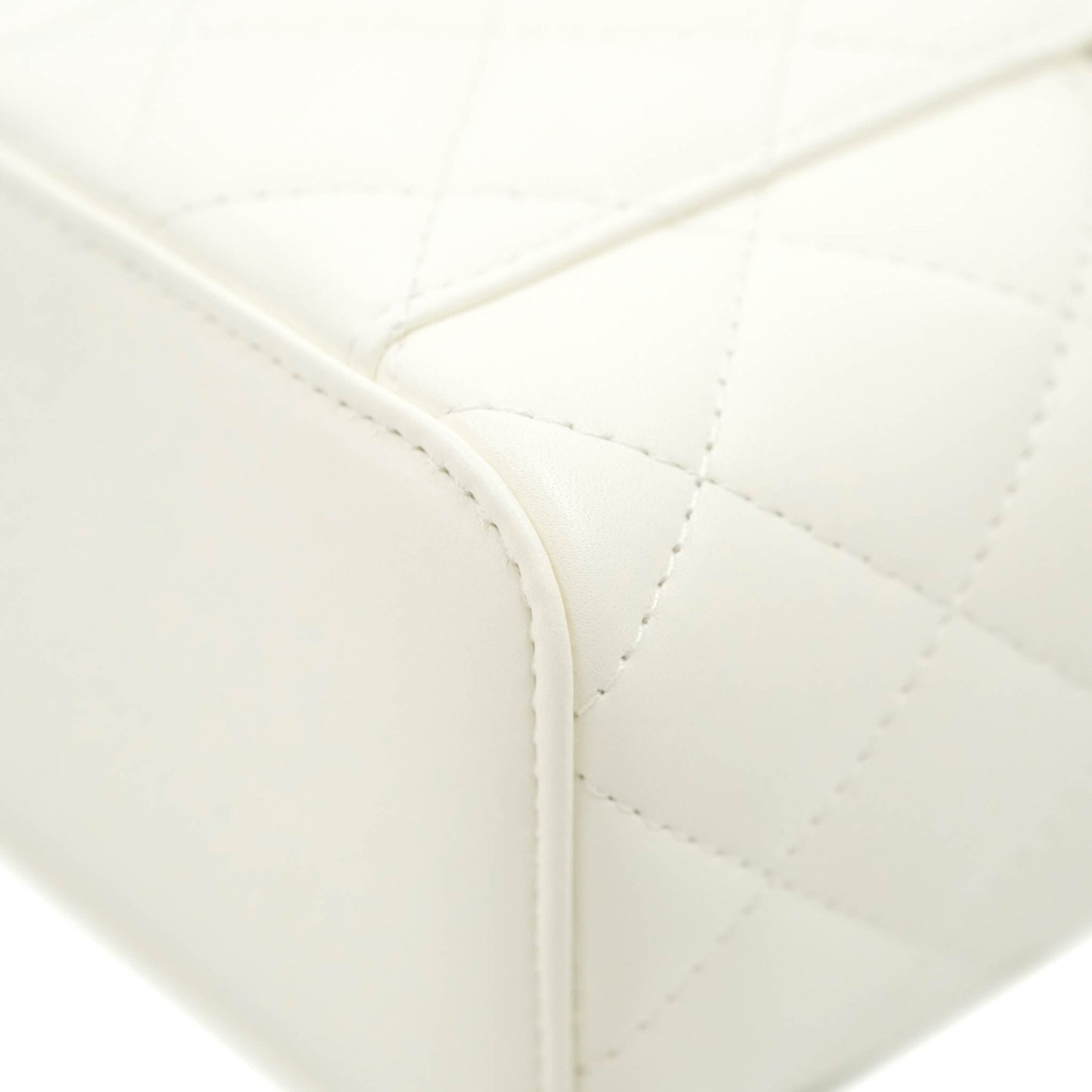 Chanel Mini Pearl Crush Vanity With Chain White Lambskin Aged Gold Hardware