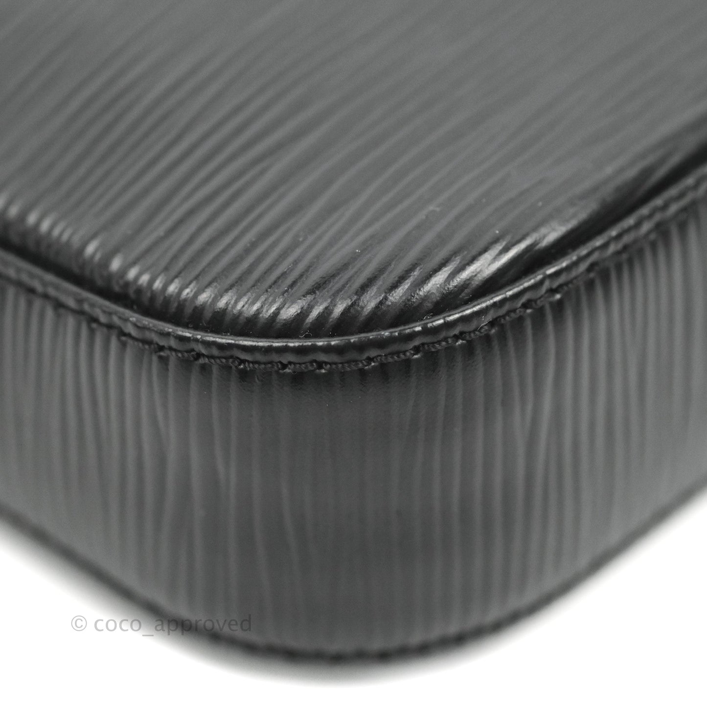 Louis Vuitton Epi Pochette Accessories NM Black
