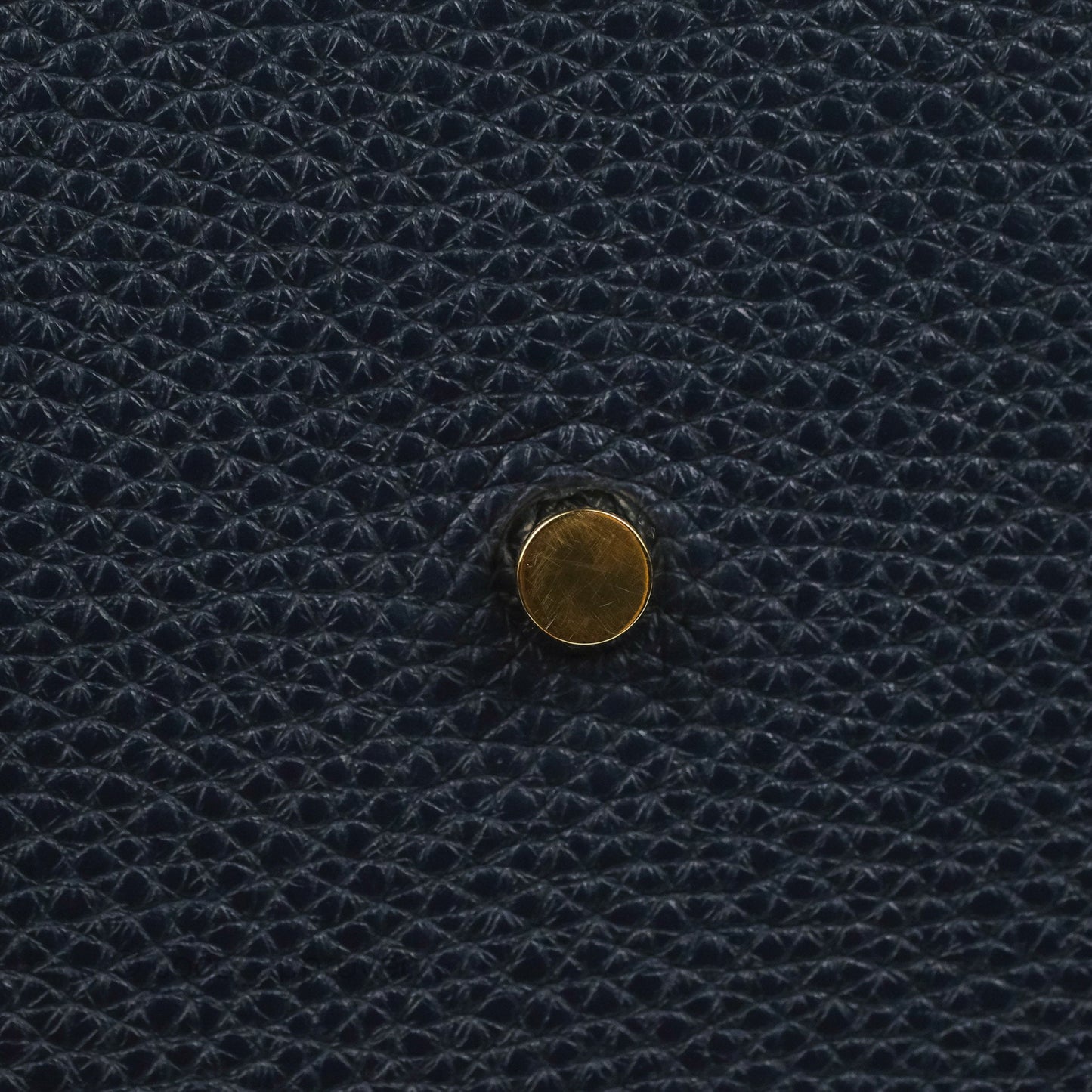 Hermès Lindy 26 Taurillion Clemence Bleu Nuit 2Z Gold Hardware
