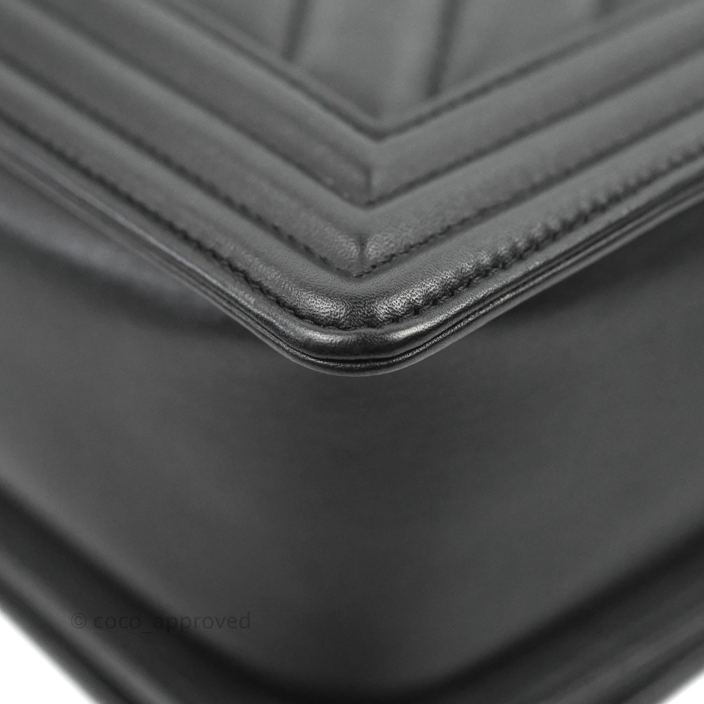 Chanel Chevron Medium Boy Black Calfskin Gold Hardware