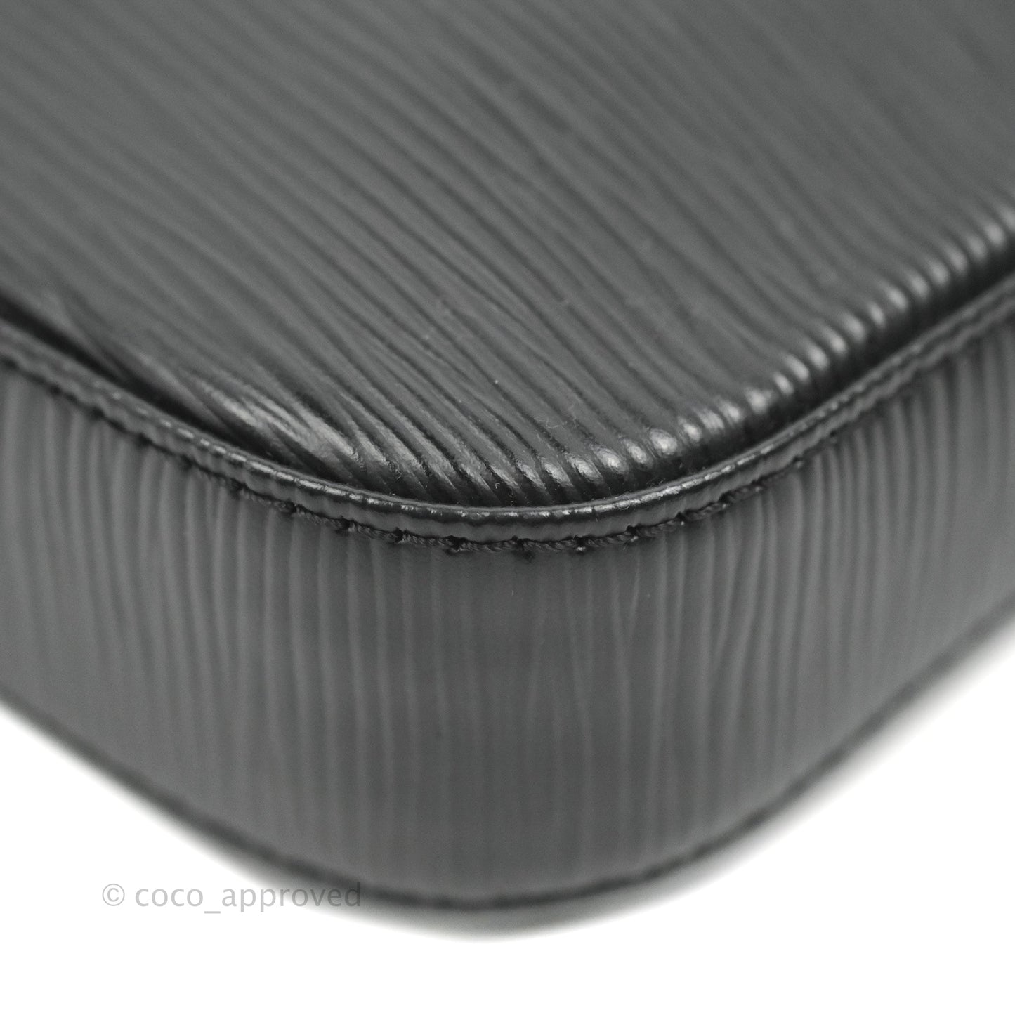 Louis Vuitton Epi Pochette Accessories NM Black