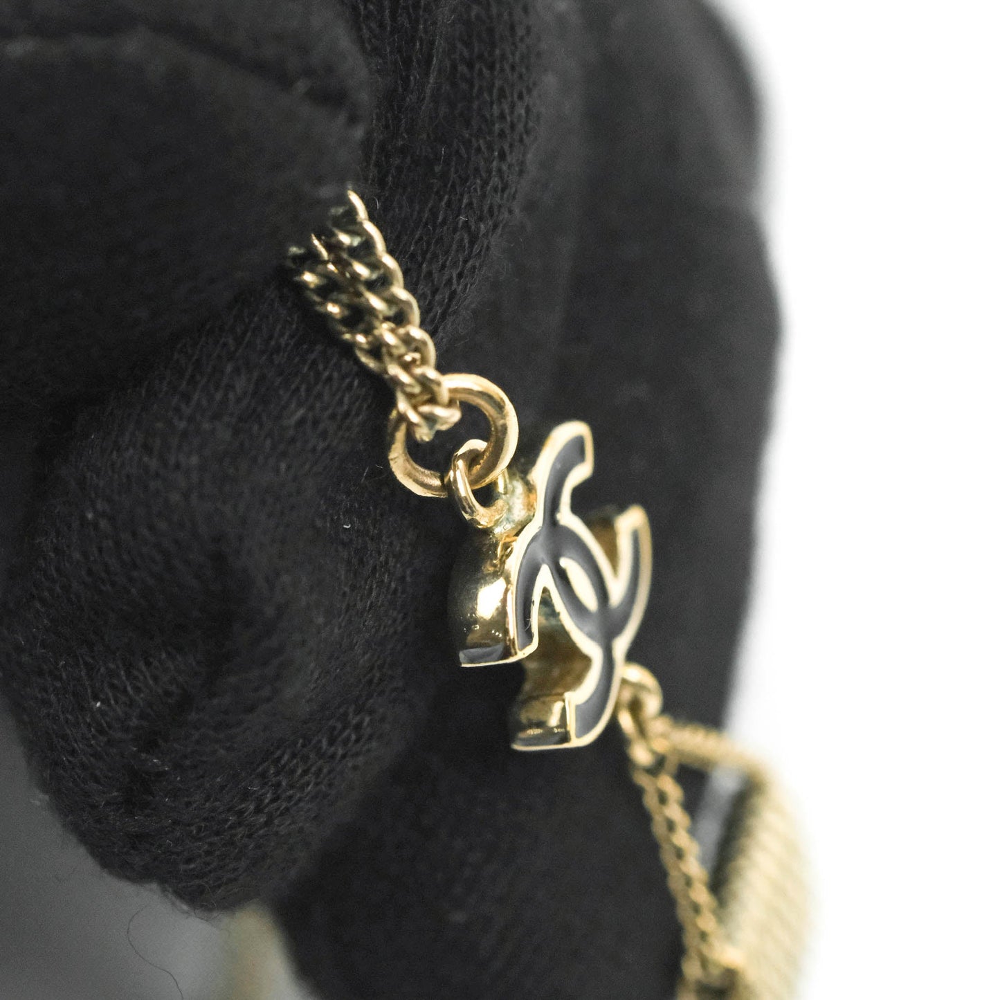 Chanel CC Black Enamel Flap Bag Charm Pendant Necklace Gold Tone 07P