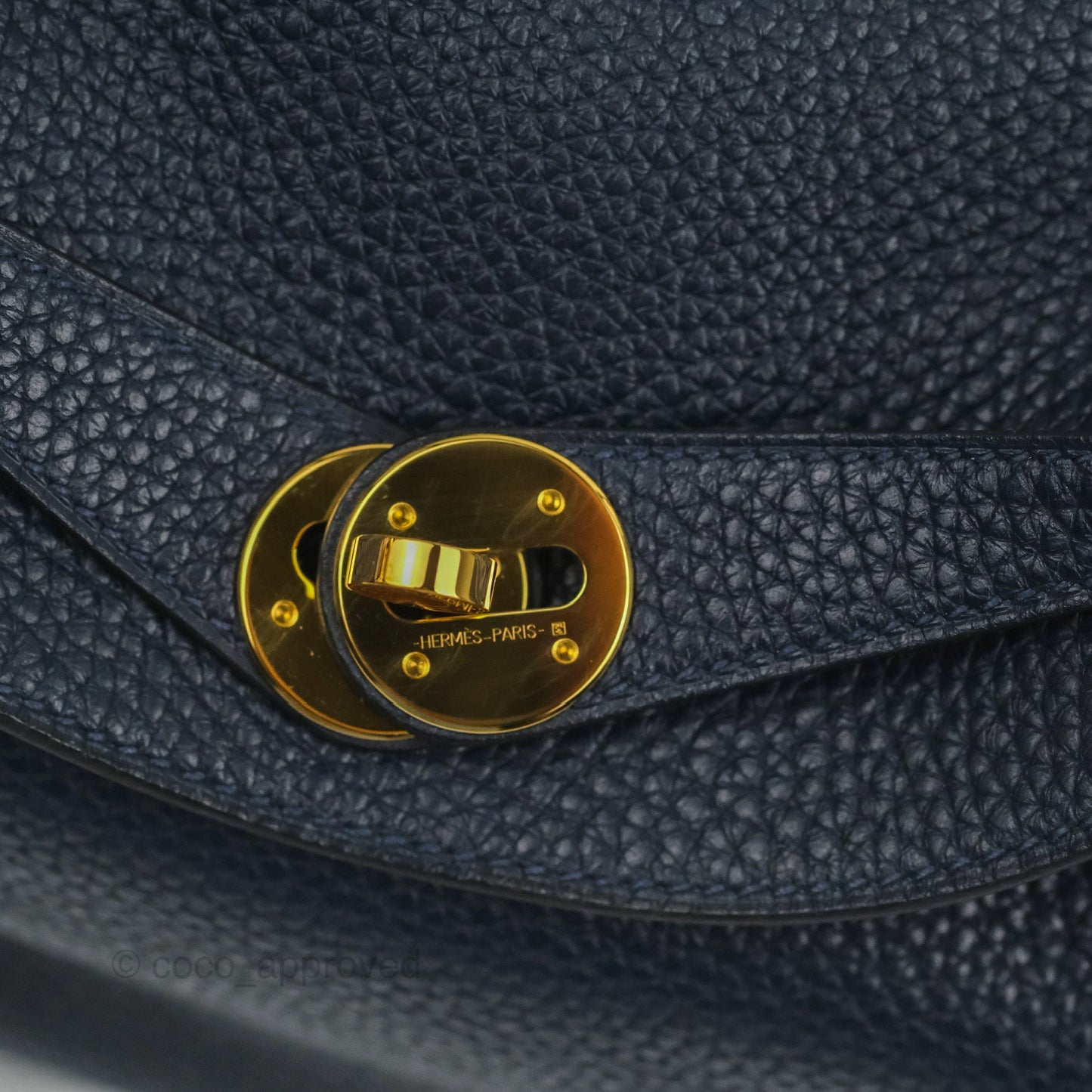 Hermès Lindy 26 Taurillion Clemence Bleu Nuit 2Z Gold Hardware