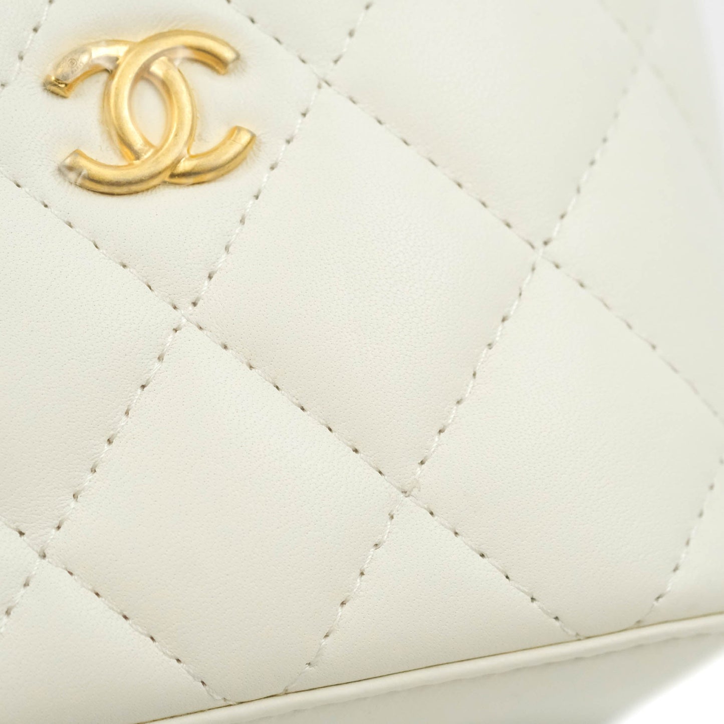 Chanel Mini Pearl Crush Vanity With Chain White Lambskin Aged Gold Hardware