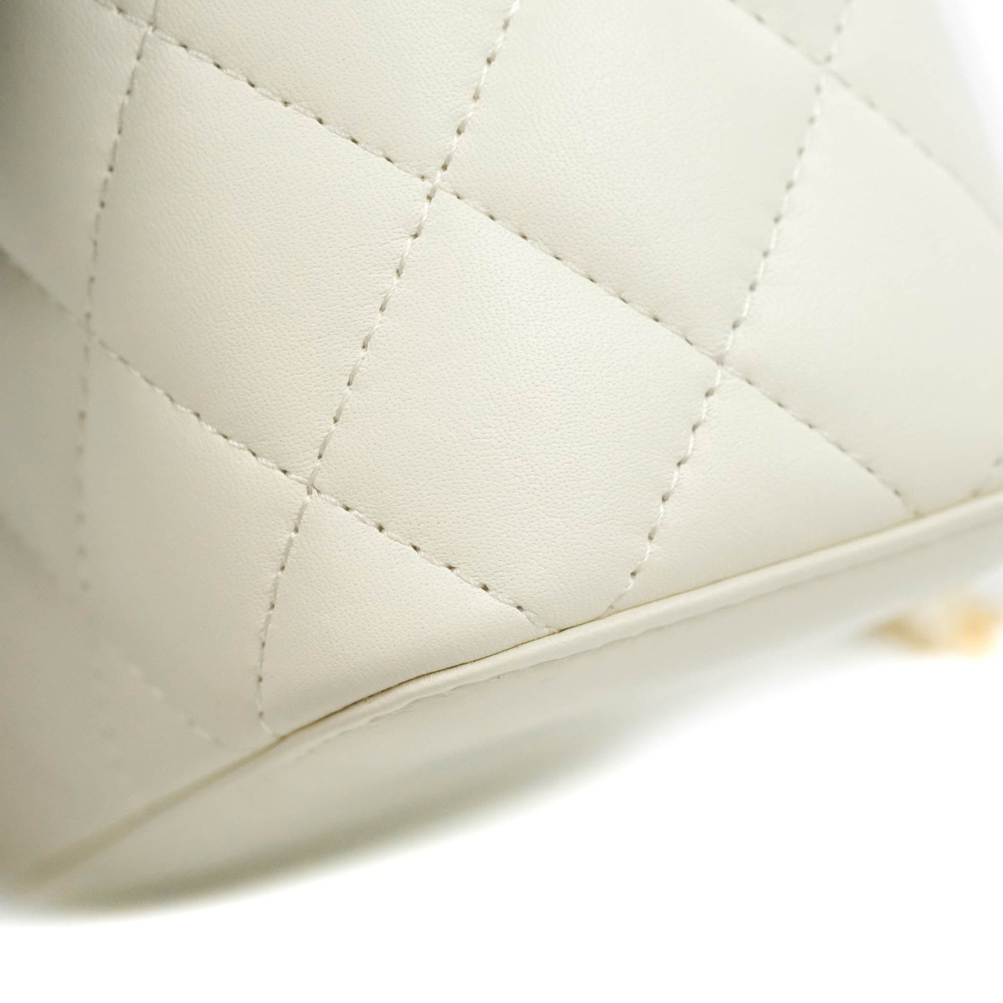 Chanel Mini Pearl Crush Vanity With Chain White Lambskin Aged Gold Hardware