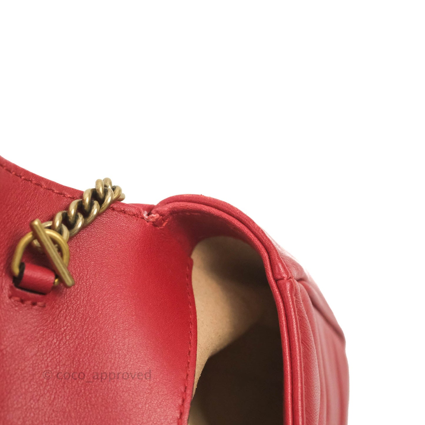 Gucci GG Marmont Matelassé Leather Super Mini Bag Red
