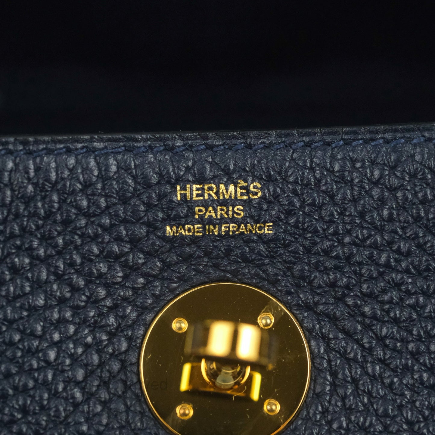 Hermès Lindy 26 Taurillion Clemence Bleu Nuit 2Z Gold Hardware