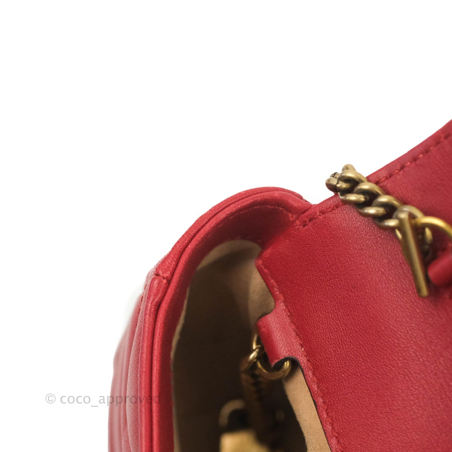 Gucci GG Marmont Matelassé Leather Super Mini Bag Red