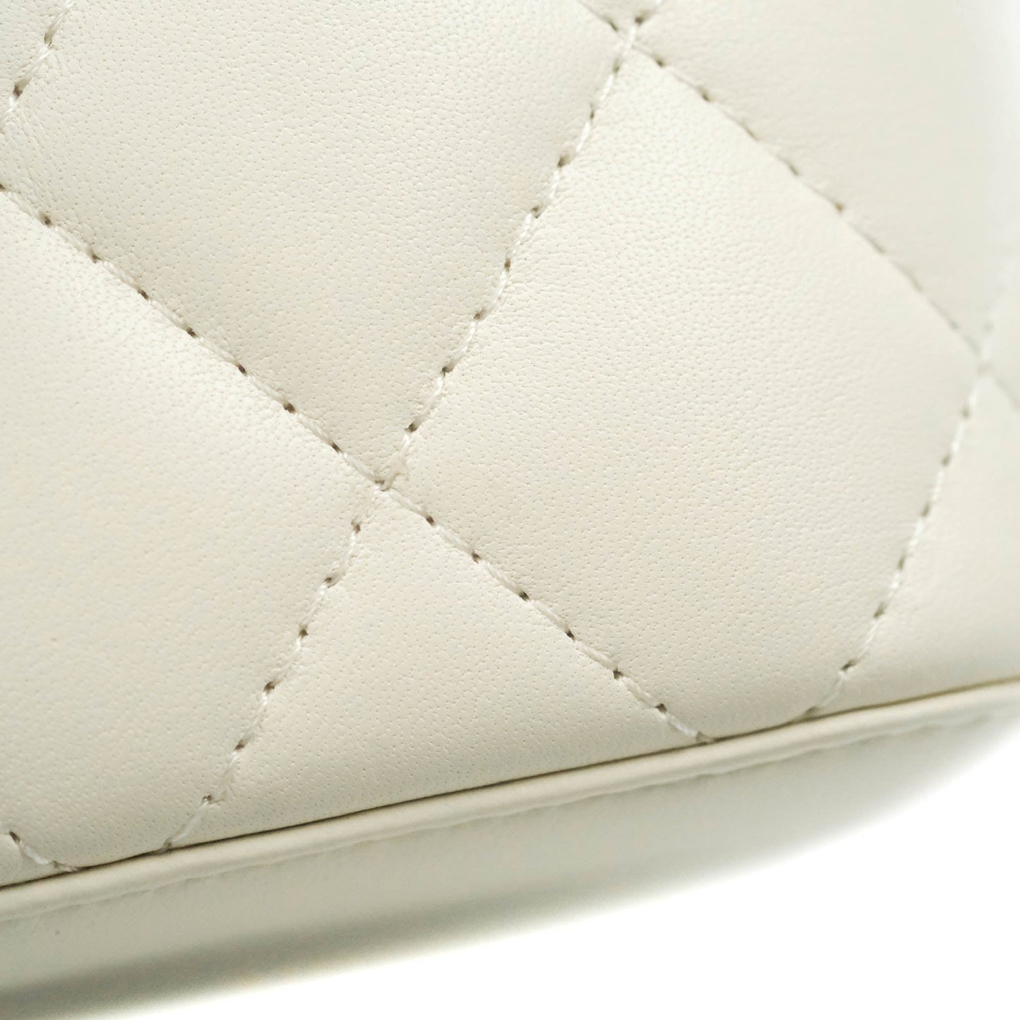 Chanel Mini Pearl Crush Vanity With Chain White Lambskin Aged Gold Hardware