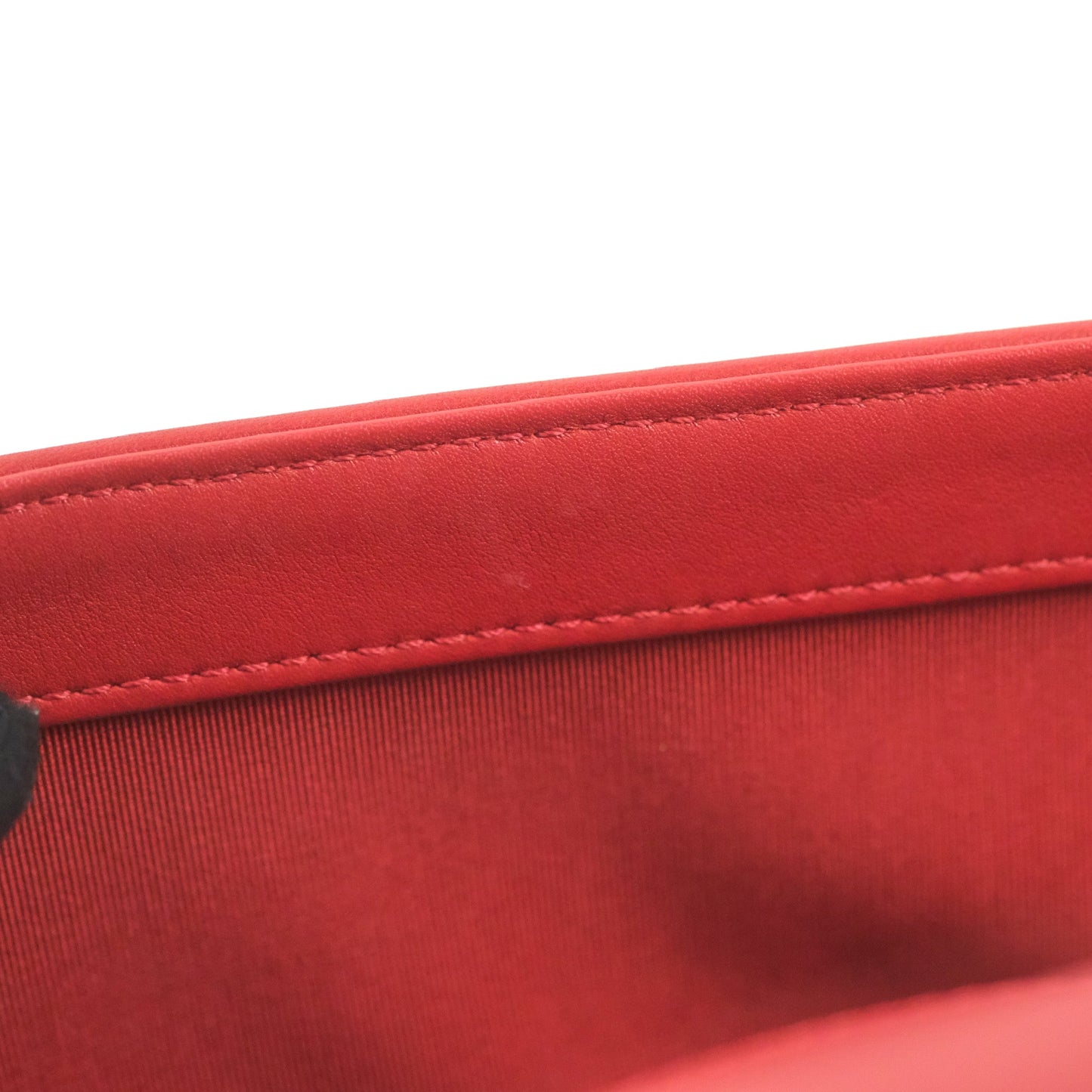 Chanel Medium Boy Chevron Red Calfskin Ruthenium Hardware