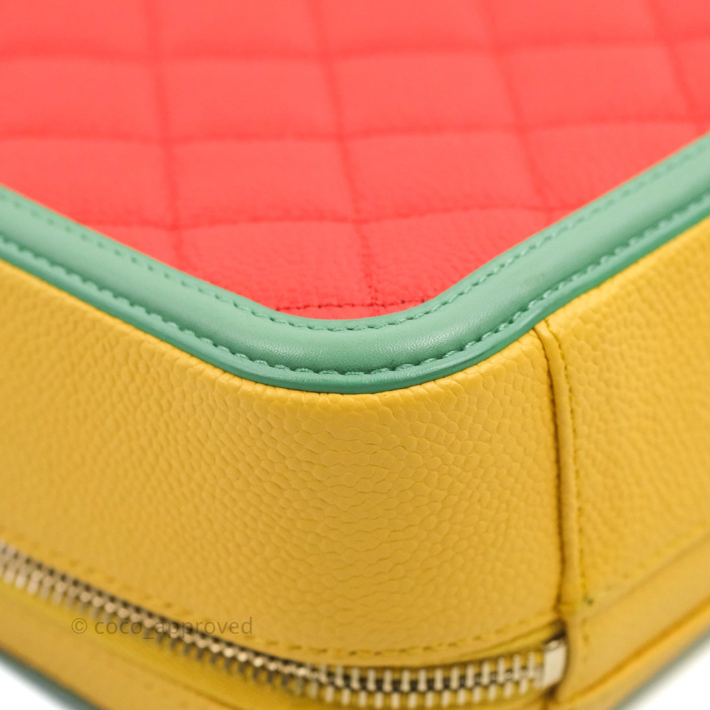Chanel Quilted Medium CC Filigree Vanity Case Multicolour Caviar Gold Hardware 19C