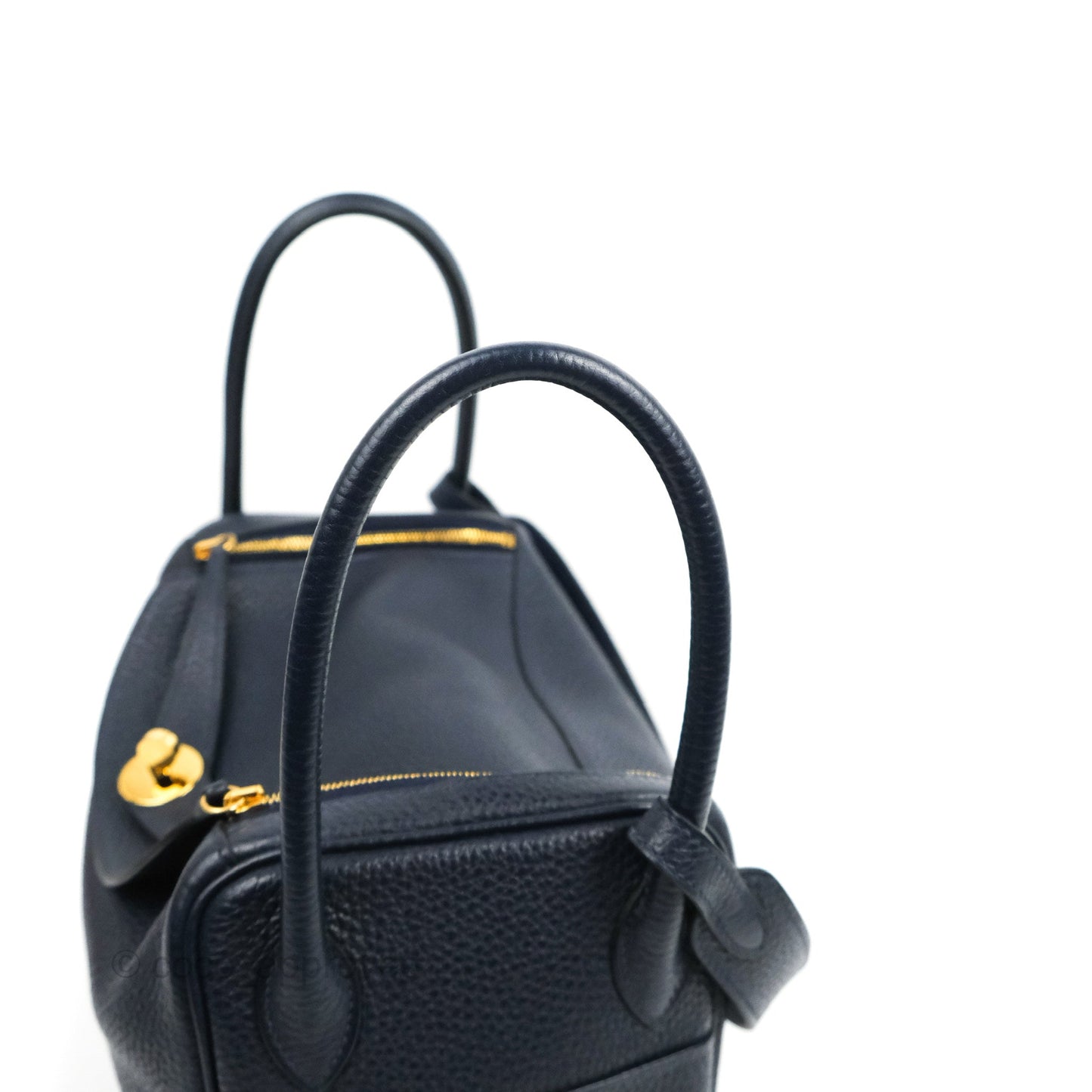 Hermès Lindy 26 Taurillion Clemence Bleu Nuit 2Z Gold Hardware
