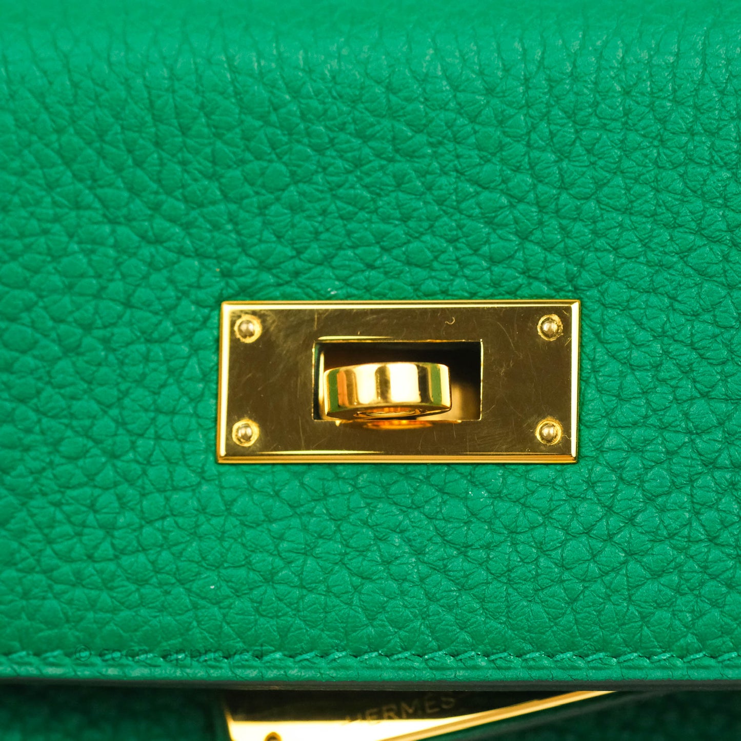 Hermès Retourne Taurillon Kelly 28 Vert Vertigo Clemence Gold Hardware
