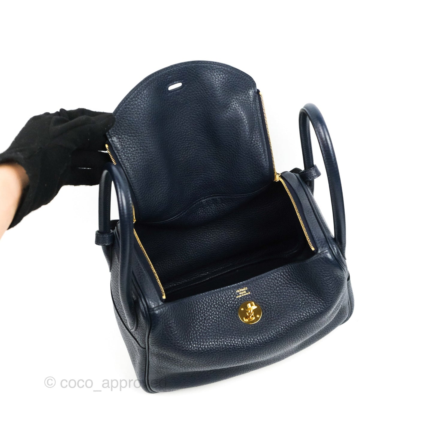 Hermès Lindy 26 Taurillion Clemence Bleu Nuit 2Z Gold Hardware