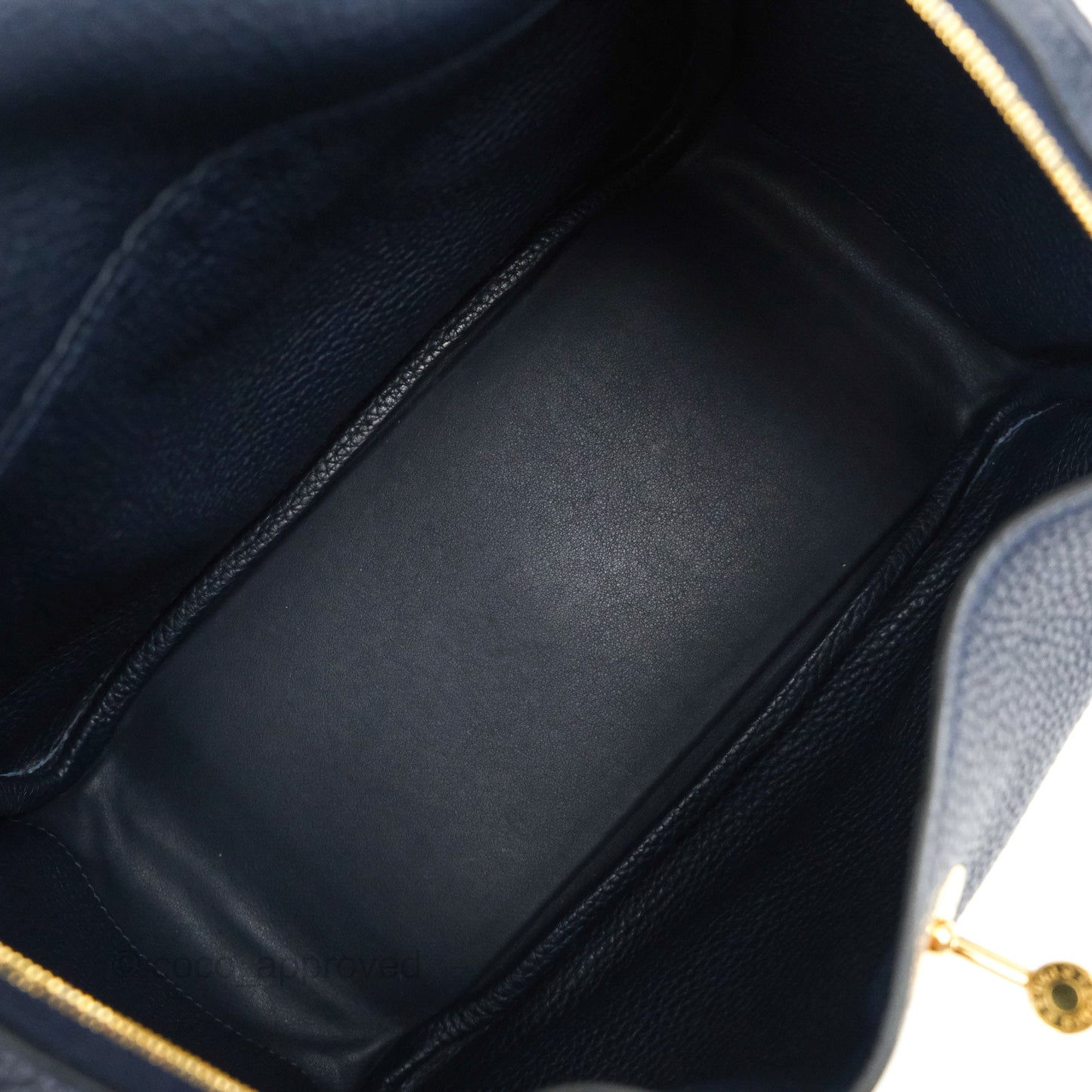 Hermès Lindy 26 Taurillion Clemence Bleu Nuit 2Z Gold Hardware