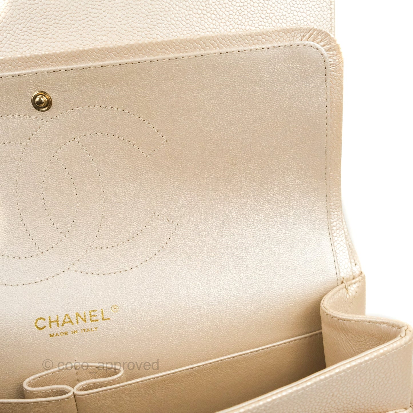 Chanel Jumbo Double Flap Iridescent Pearly Caviar Gold Hardware⁣⁣