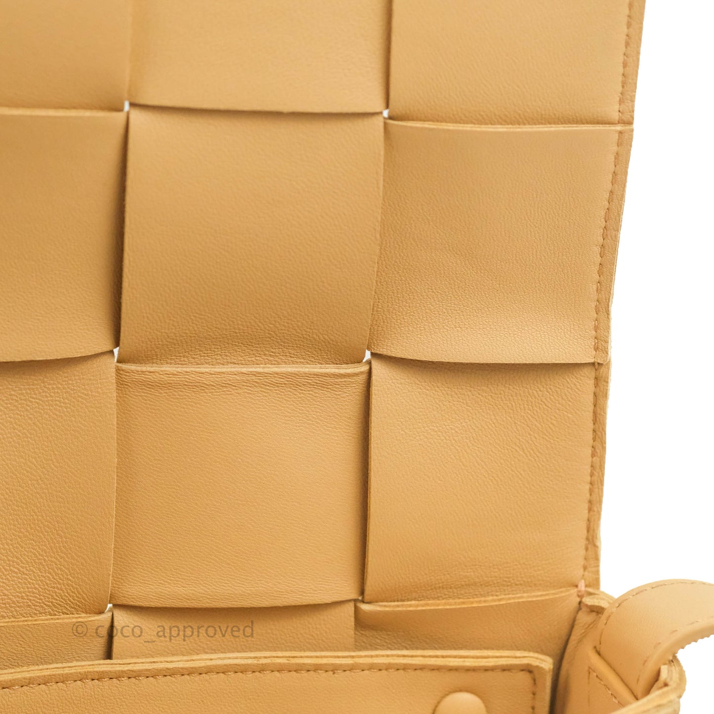 Bottega Veneta Cassette Shoulder Bag Intrecciato Beige Lambskin