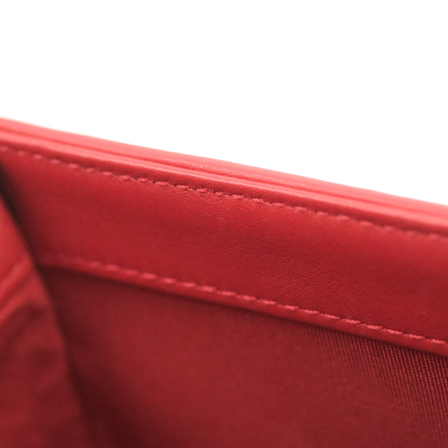 Chanel Medium Boy Chevron Red Calfskin Ruthenium Hardware