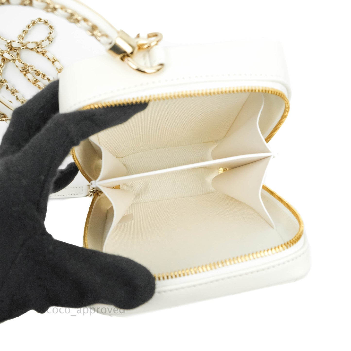 Chanel Circular Handle Zip Around Vanity Case White Calfskin Gold Hardware 20S