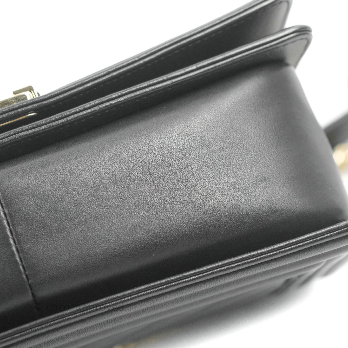 Chanel Chevron Medium Boy Black Calfskin Gold Hardware
