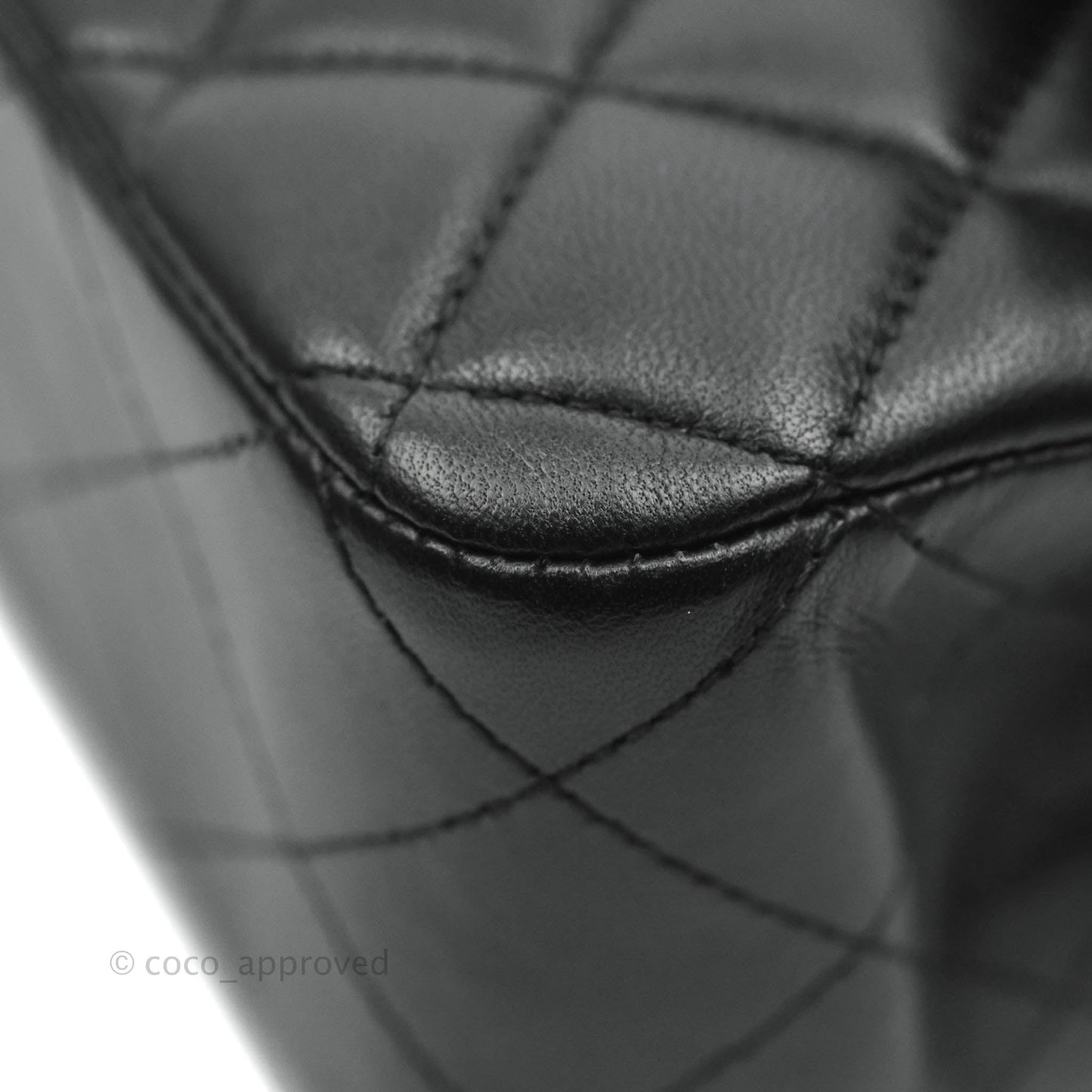 Chanel Classic M/L Flap Bag Black Lambskin Gold Hardware