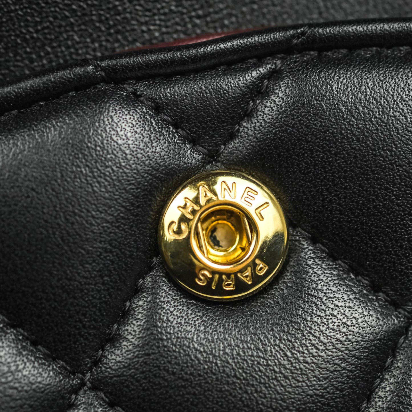Chanel Classic M/L Flap Bag Black Lambskin Gold Hardware
