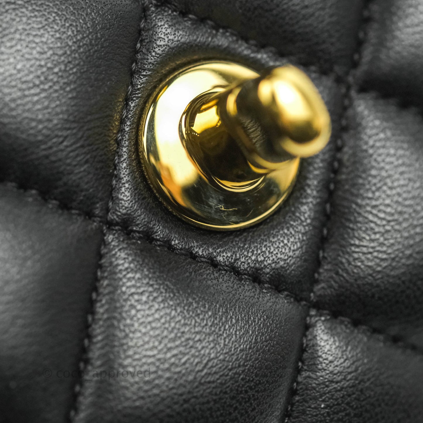 Chanel Classic M/L Flap Bag Black Lambskin Gold Hardware