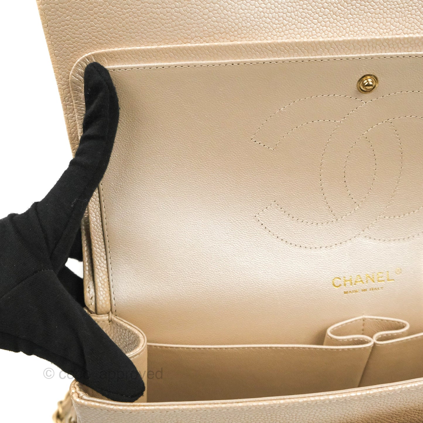 Chanel Jumbo Double Flap Iridescent Pearly Caviar Gold Hardware⁣⁣
