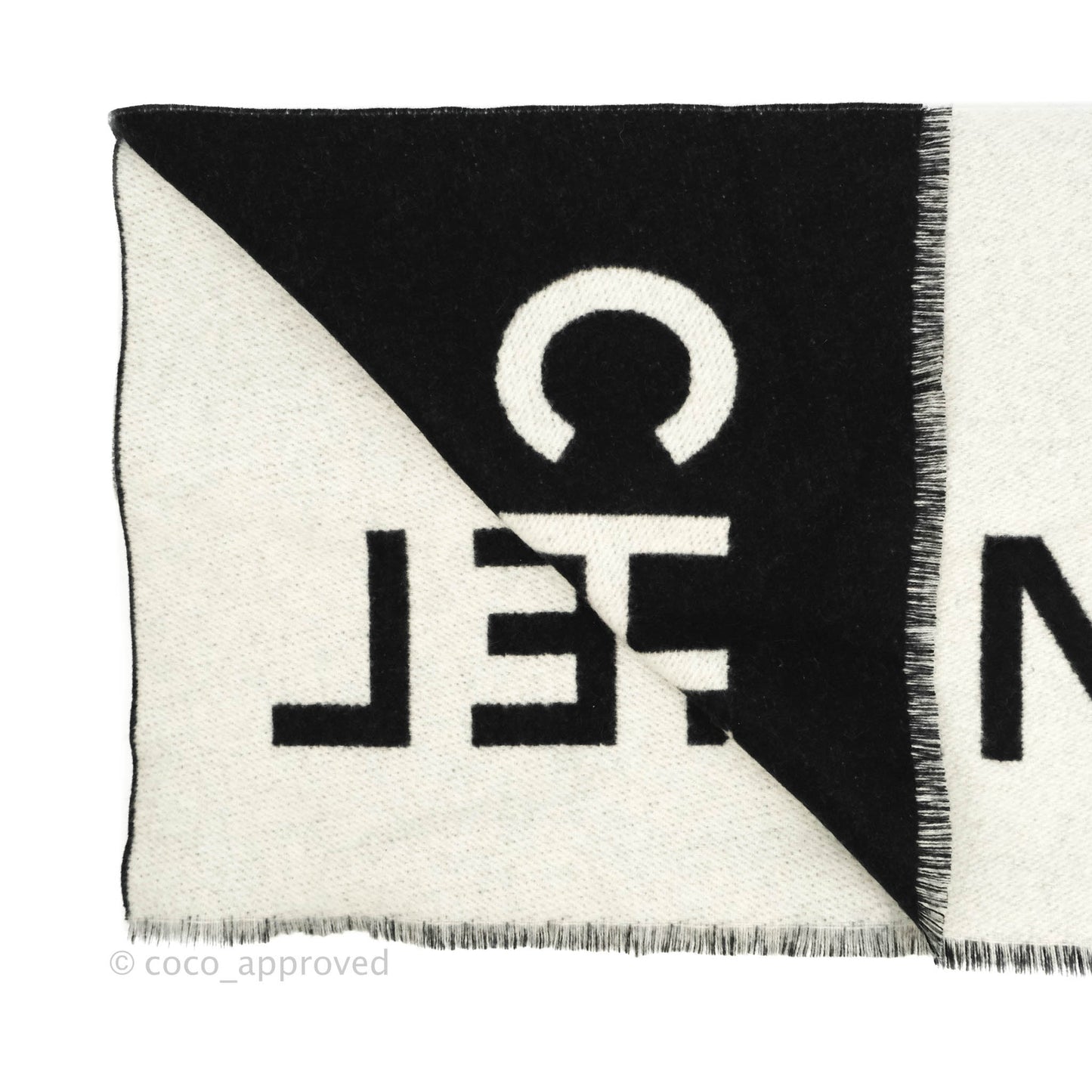 Chanel CC Black/White Cashmere Stole 21K