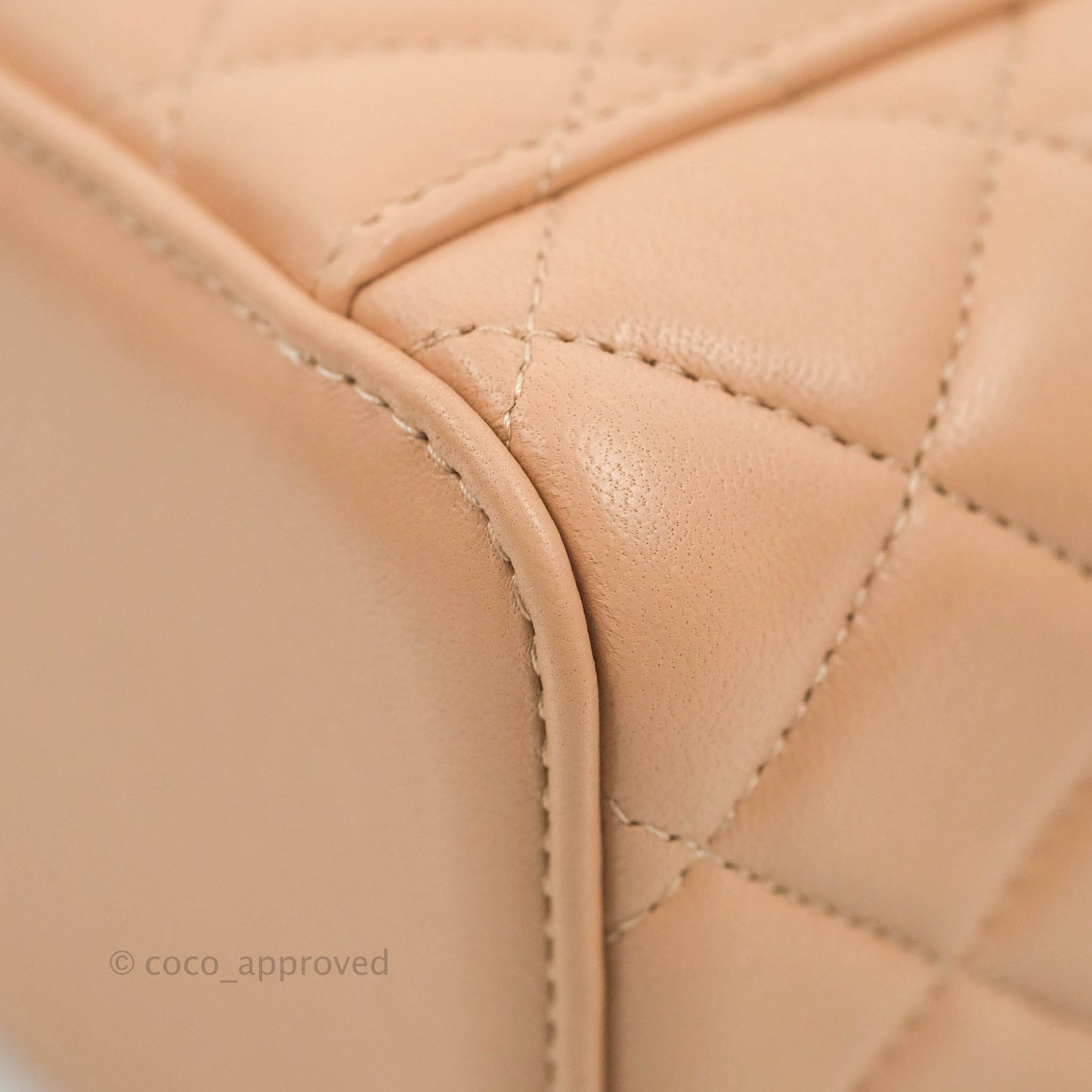 Chanel Vanity With Chain Beige Lambskin Aged Gold Hardware