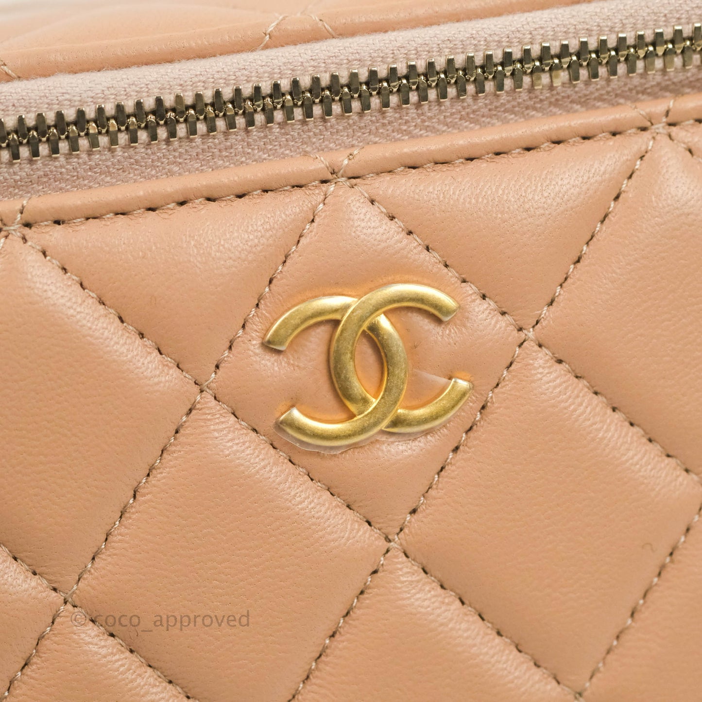 Chanel Vanity With Chain Beige Lambskin Aged Gold Hardware