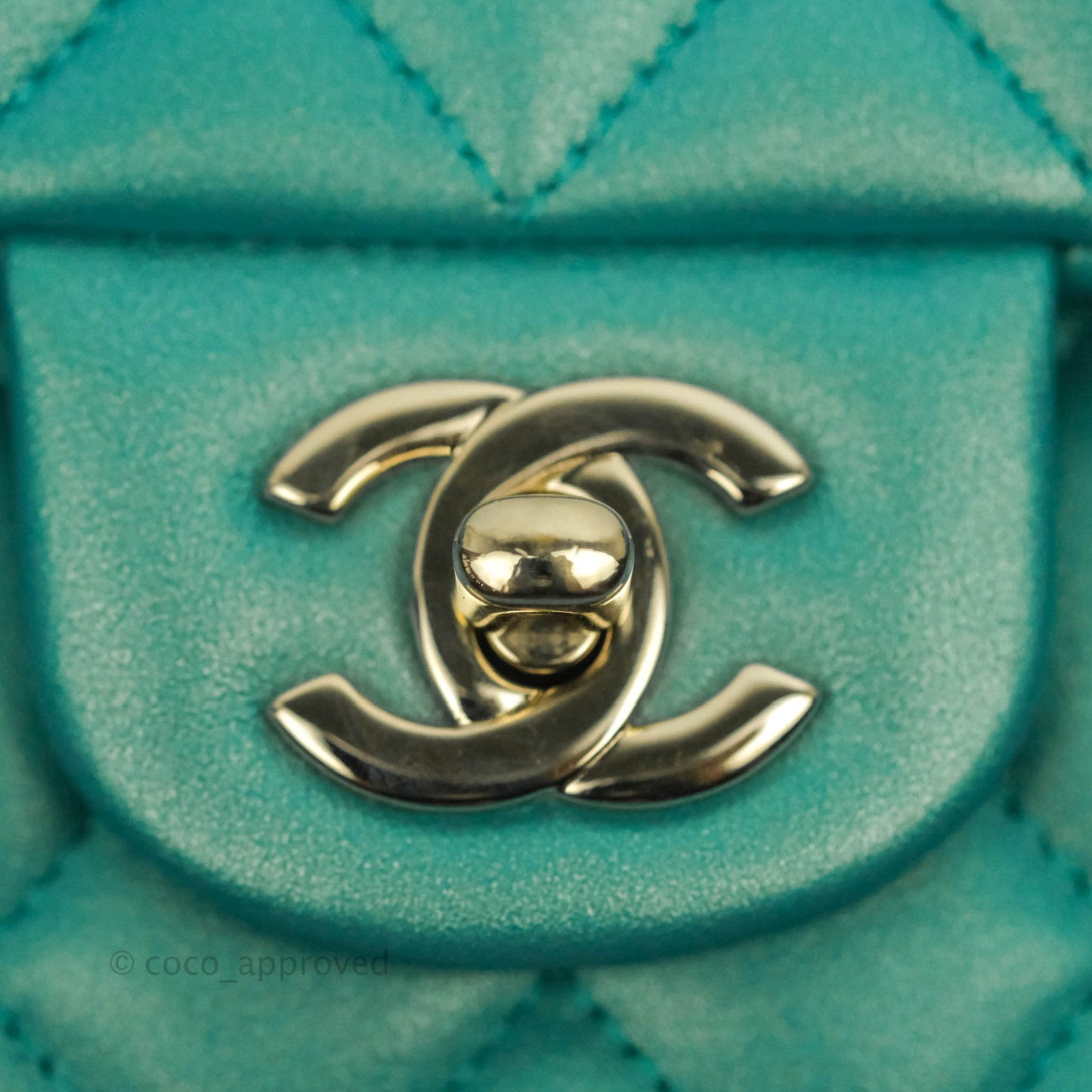 Chanel Classic M/L Medium Double Flap Iridescent Turquoise Calfskin Gold Hardware