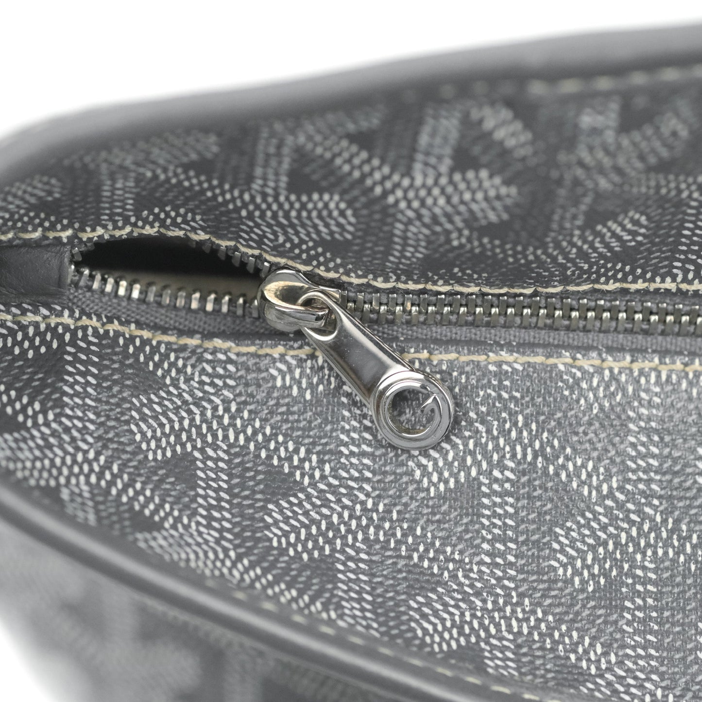 Goyard Artois Grey Goyardine Canvas PM⁣⁣⁣⁣⁣⁣⁣⁣⁣⁣⁣⁣⁣⁣⁣⁣⁣⁣⁣⁣