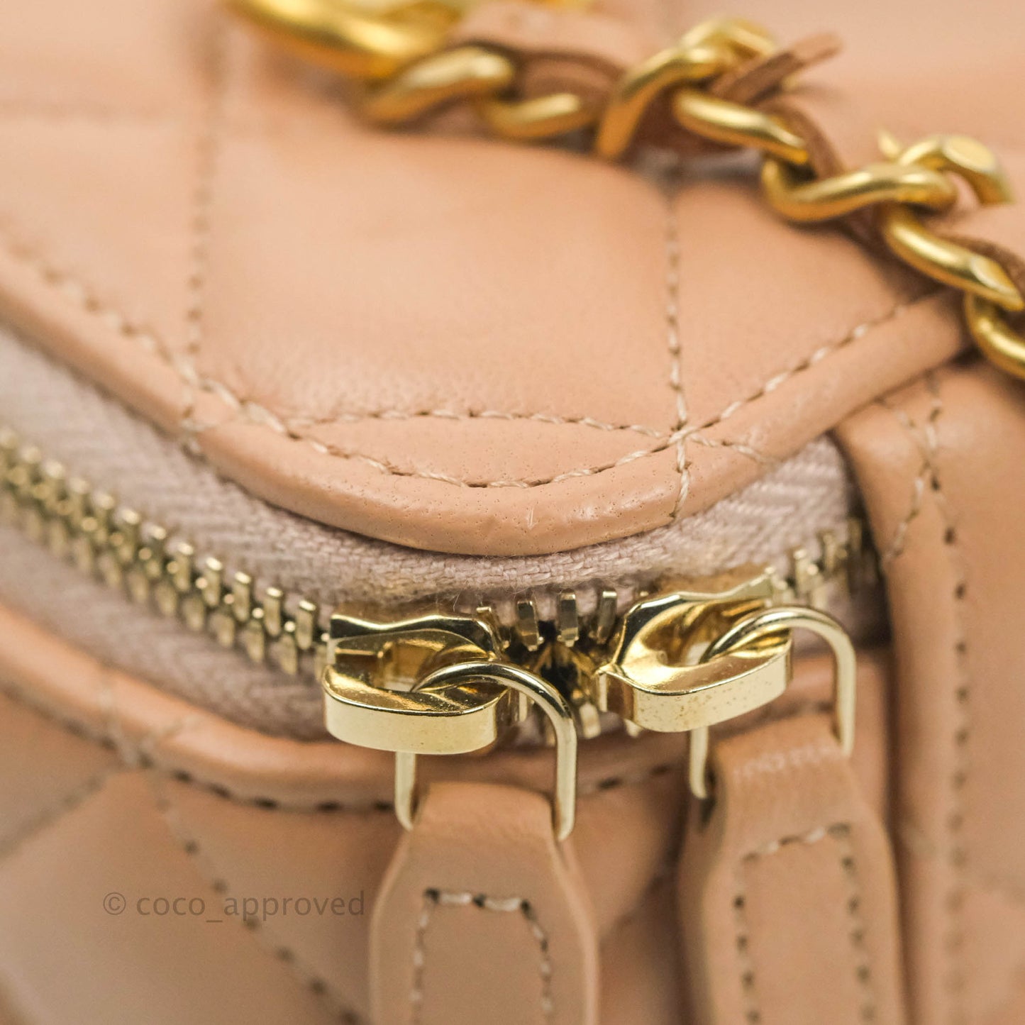 Chanel Vanity With Chain Beige Lambskin Aged Gold Hardware