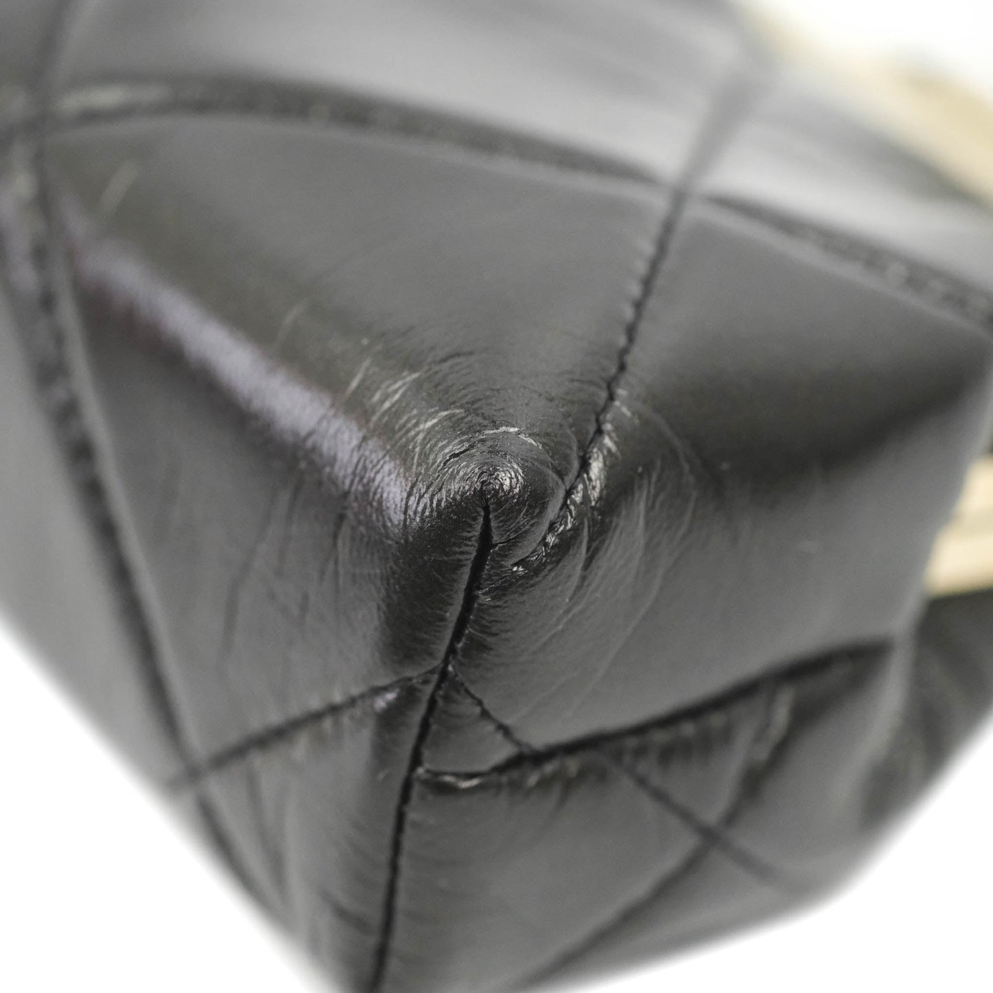 Chanel Kisslock Clutch with Chain Black Shiny Aged Lambskin Gold Hardware