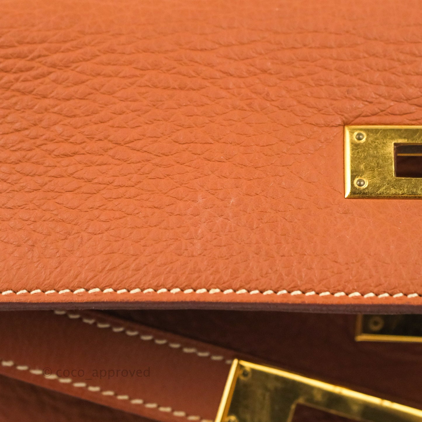 Hermès Kelly 32 Retourne Gold Clemence Gold Hardware