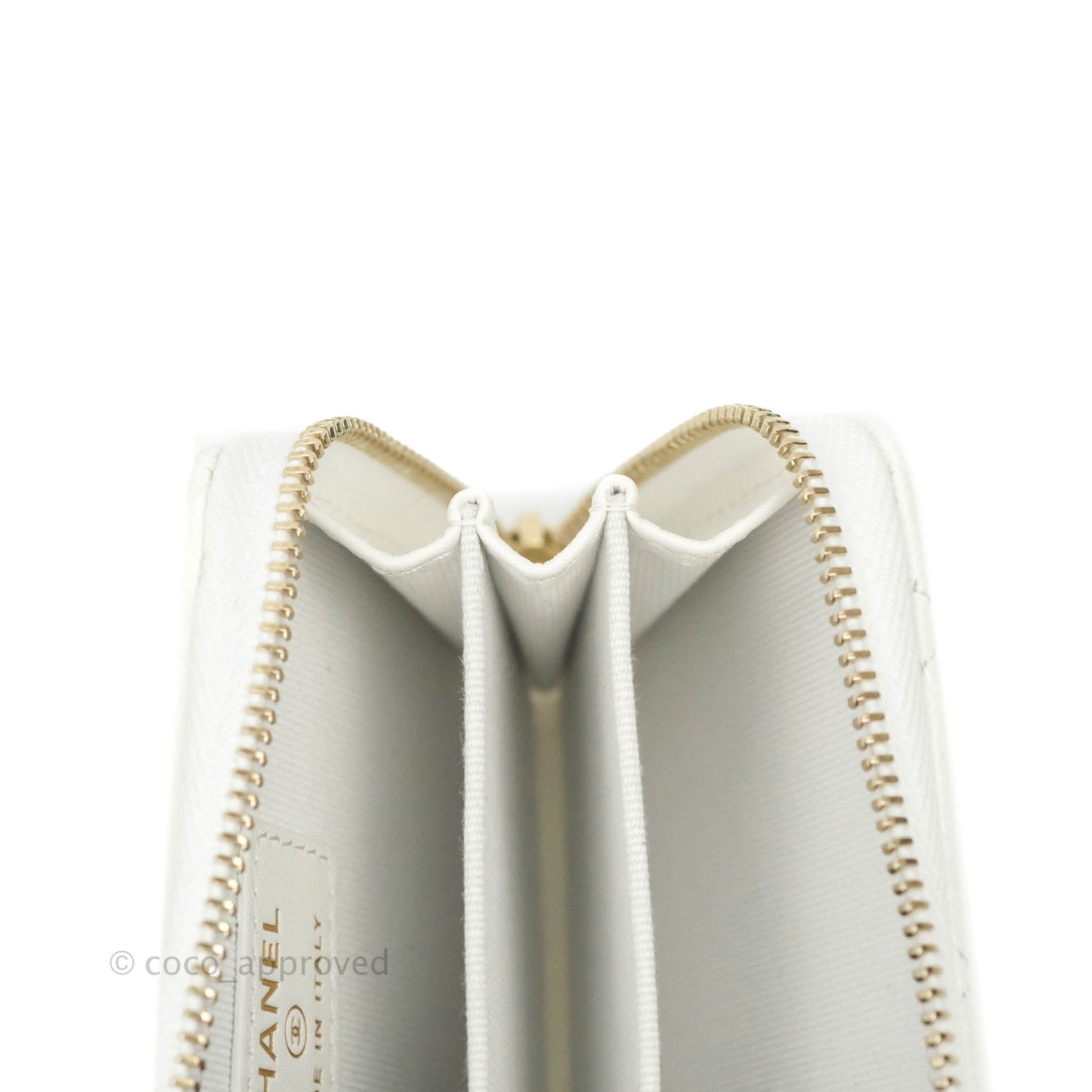 Chanel Classic Zipped Coin Purse White Caviar Gold Hardware