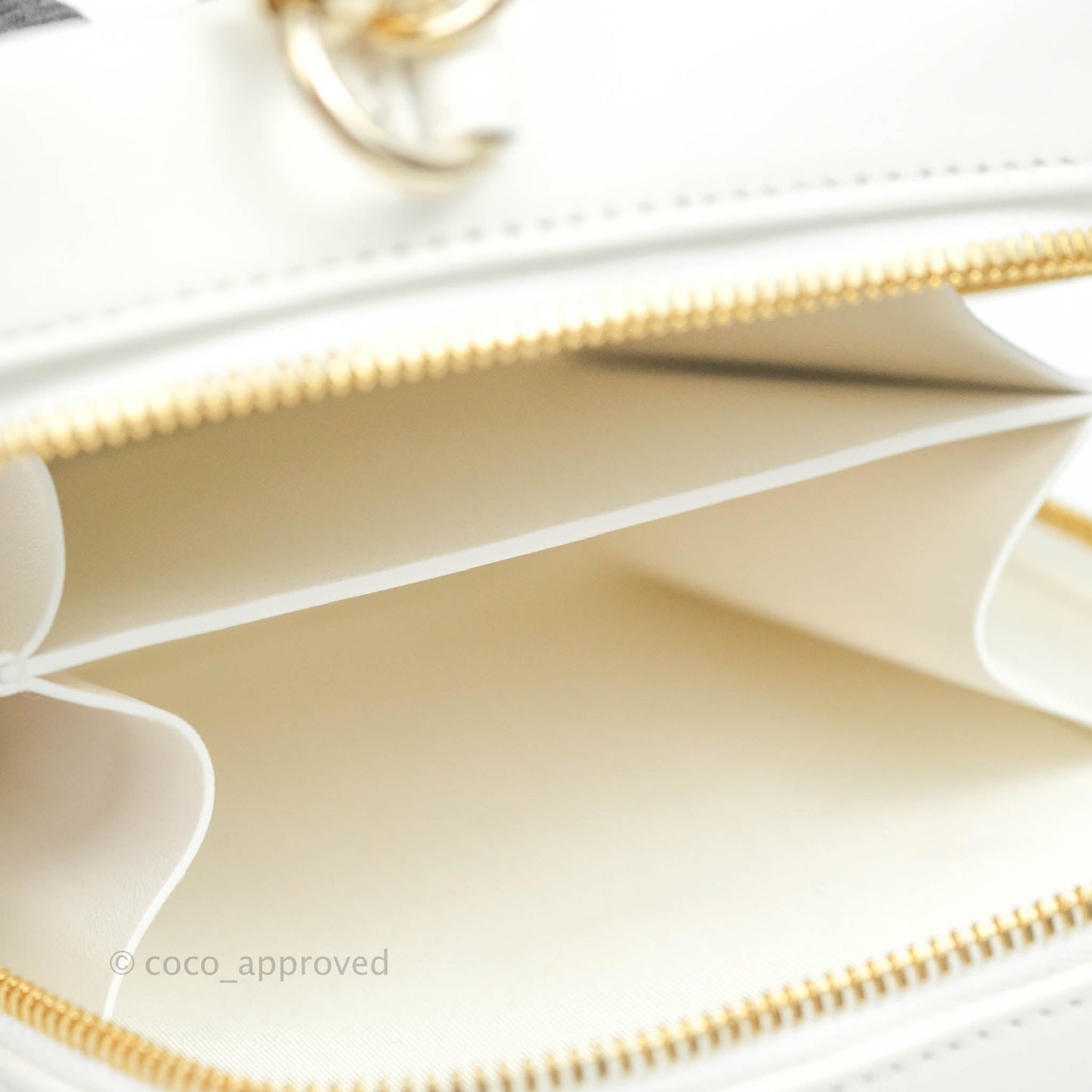 Chanel Circular Handle Zip Around Vanity Case White Calfskin Gold Hardware 20S
