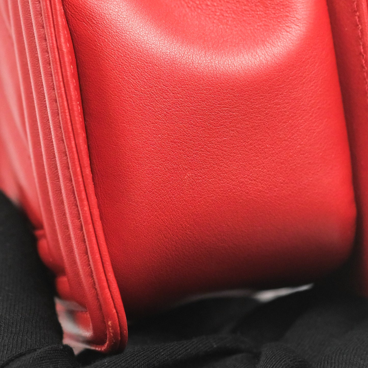 Chanel Medium Boy Chevron Red Calfskin Ruthenium Hardware