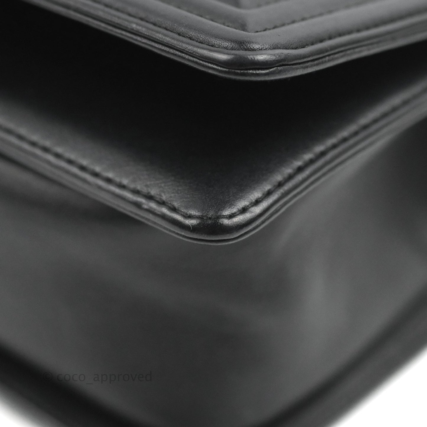 Chanel Chevron Medium Boy Black Calfskin Gold Hardware