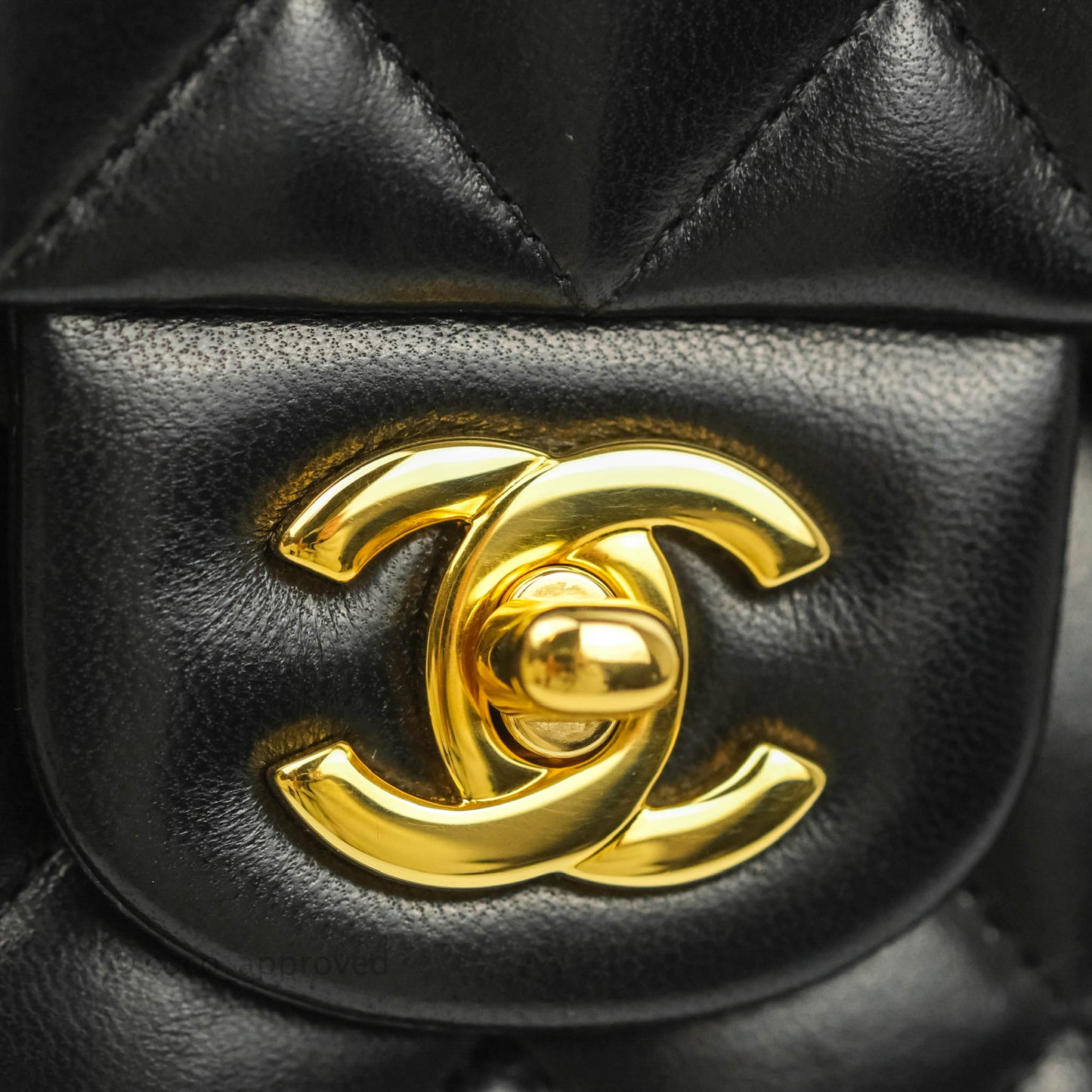 Chanel Classic M/L Flap Bag Black Lambskin Gold Hardware